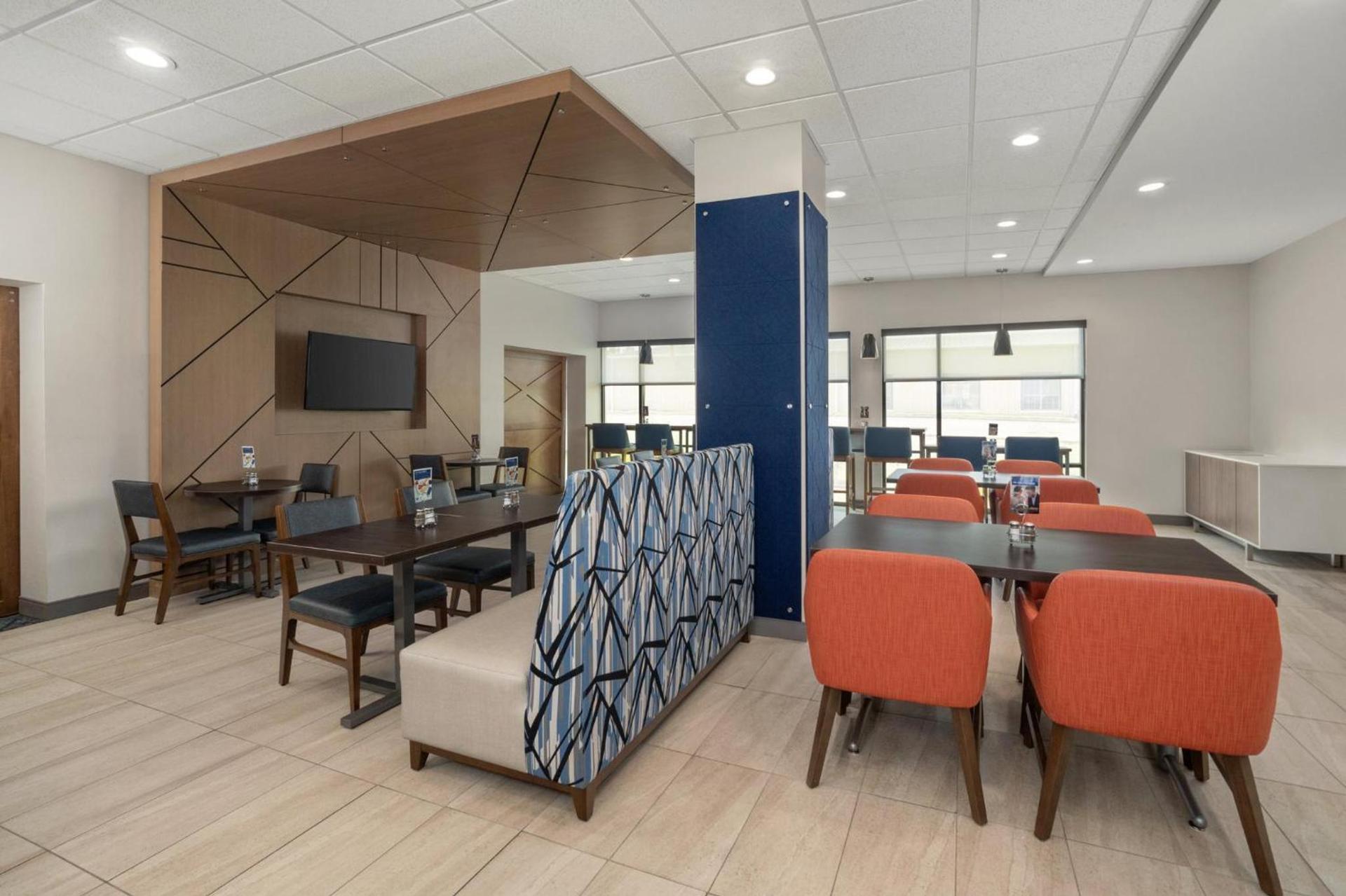 Holiday Inn Express - Hattiesburg West - Univ Area photo 31