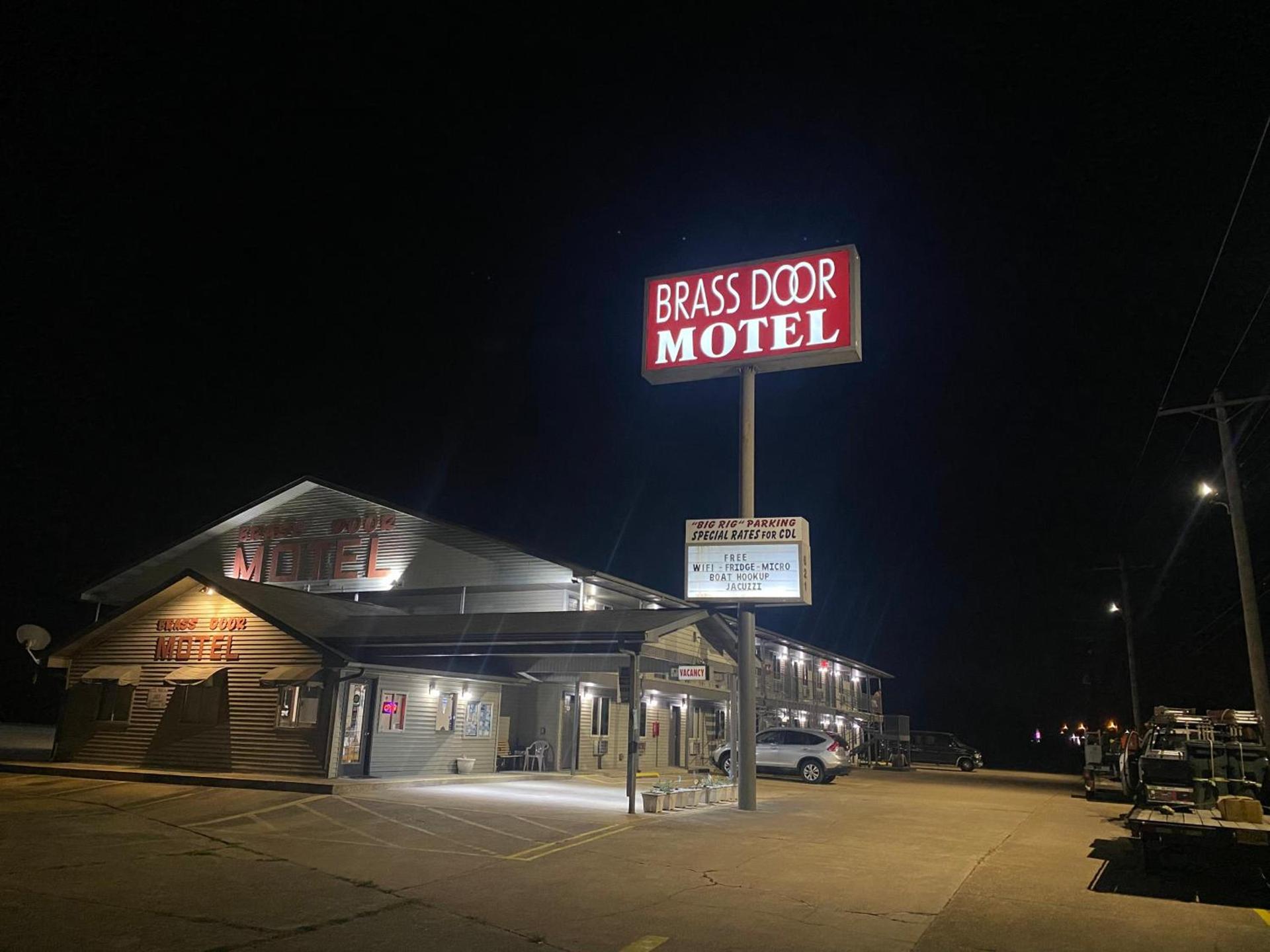 Brass Door Motel photo 2