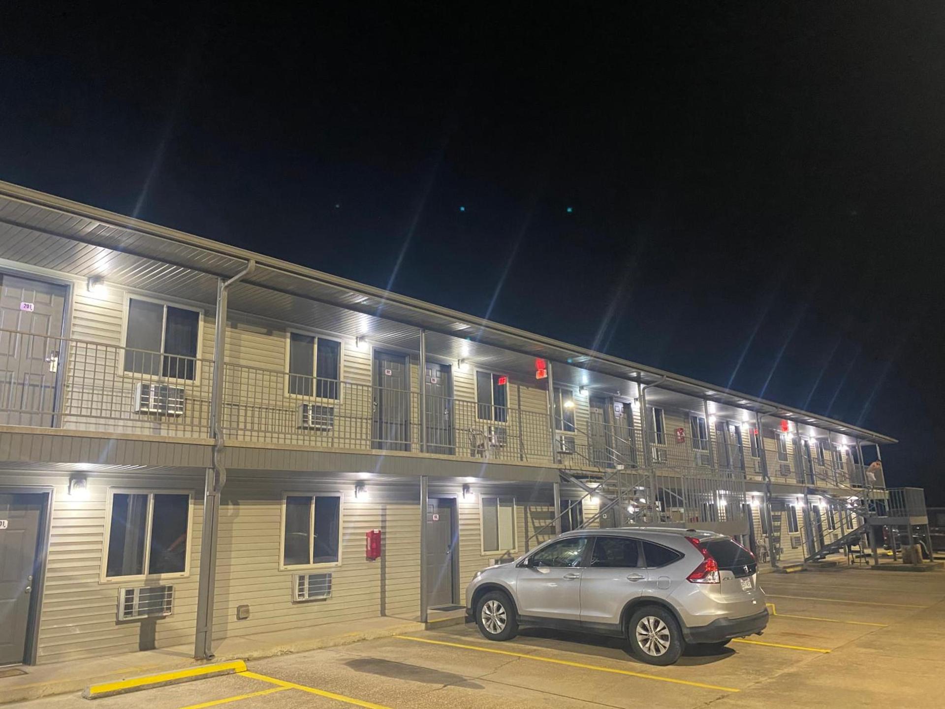 Brass Door Motel photo 9