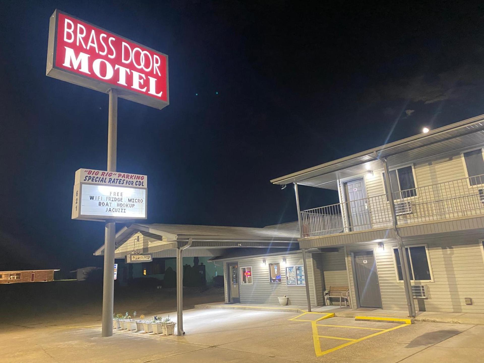 Brass Door Motel photo 7