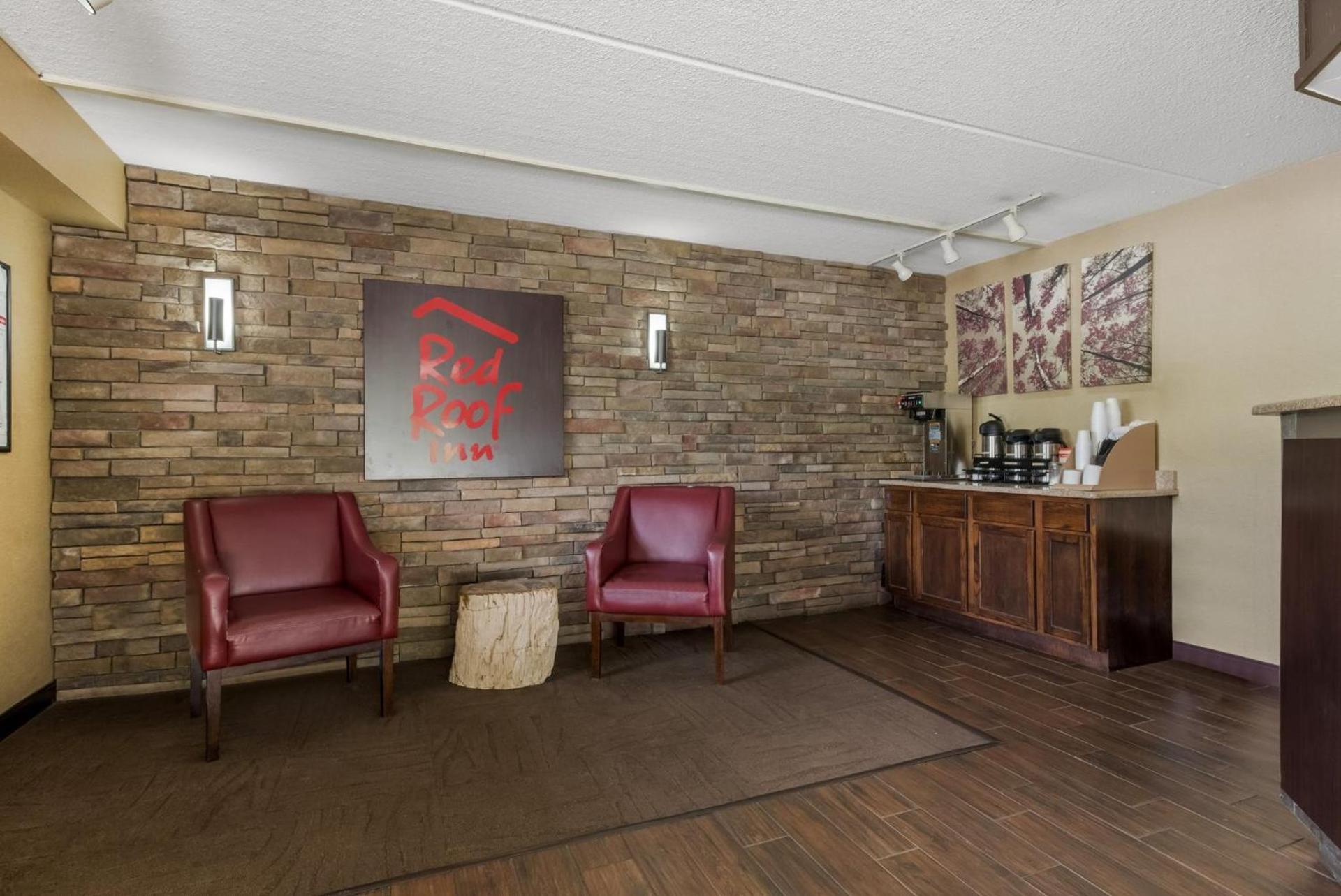 Red Roof Inn Hickory photo 10