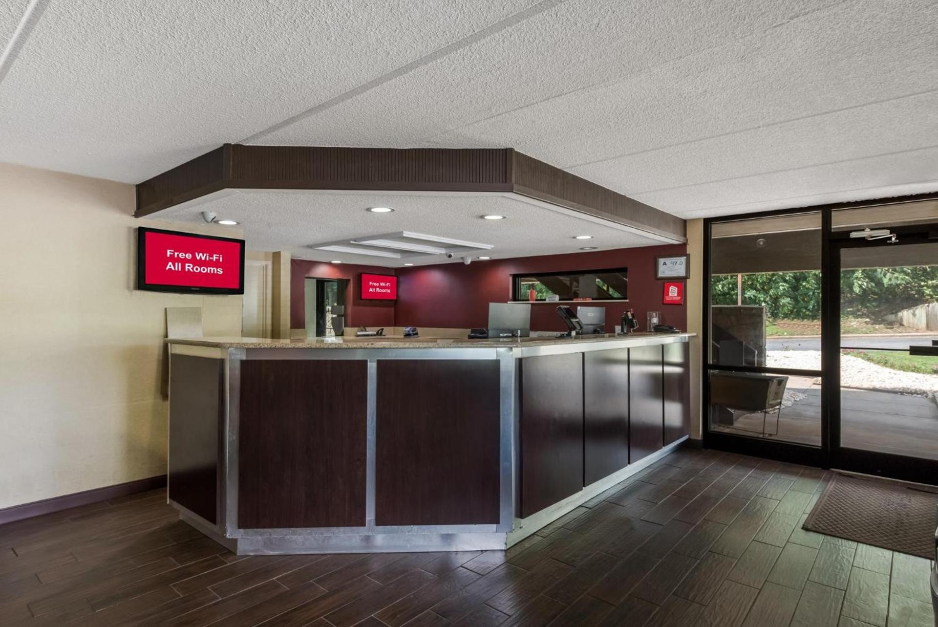 Red Roof Inn Hickory photo 11