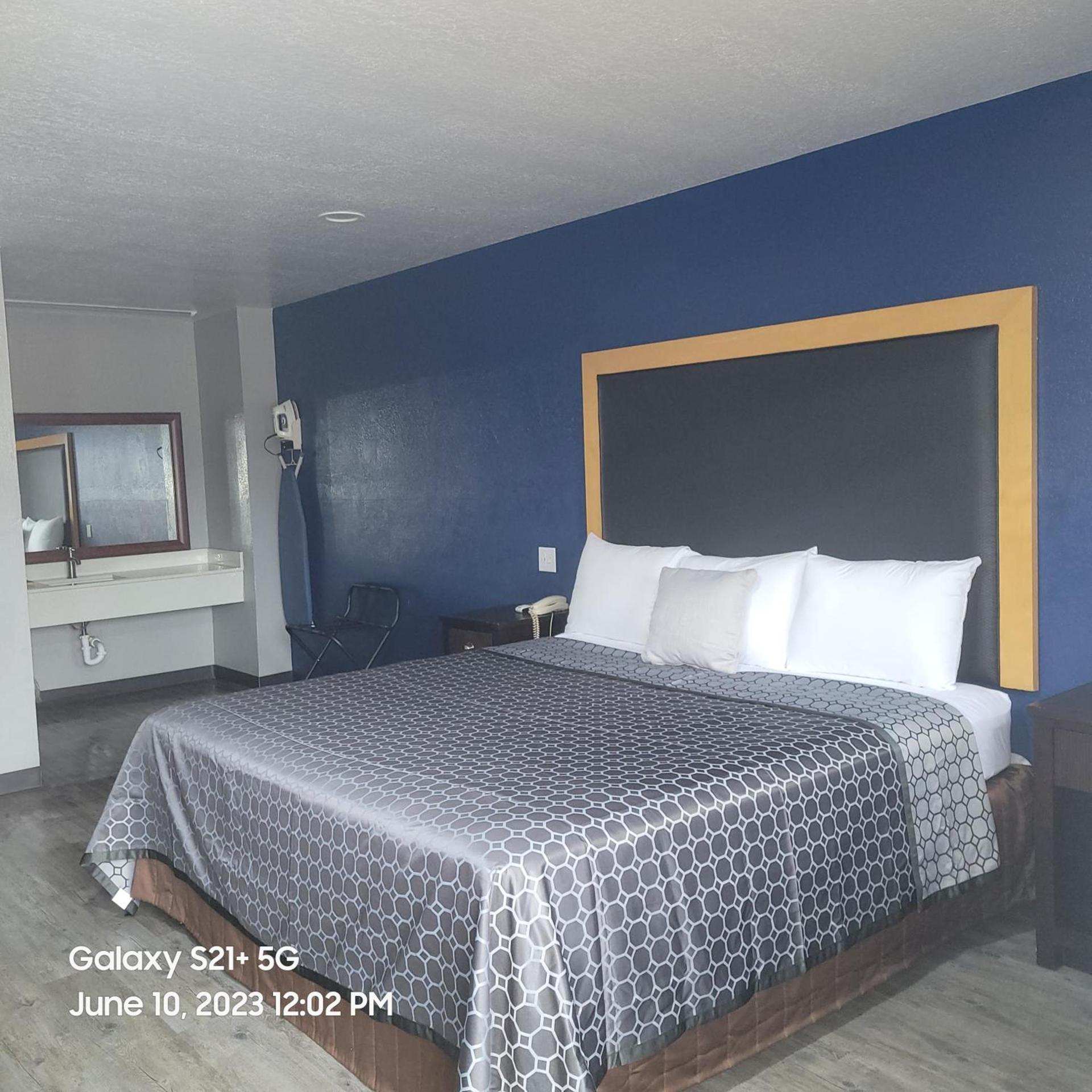 Coachman's Inn & Suites photo 4