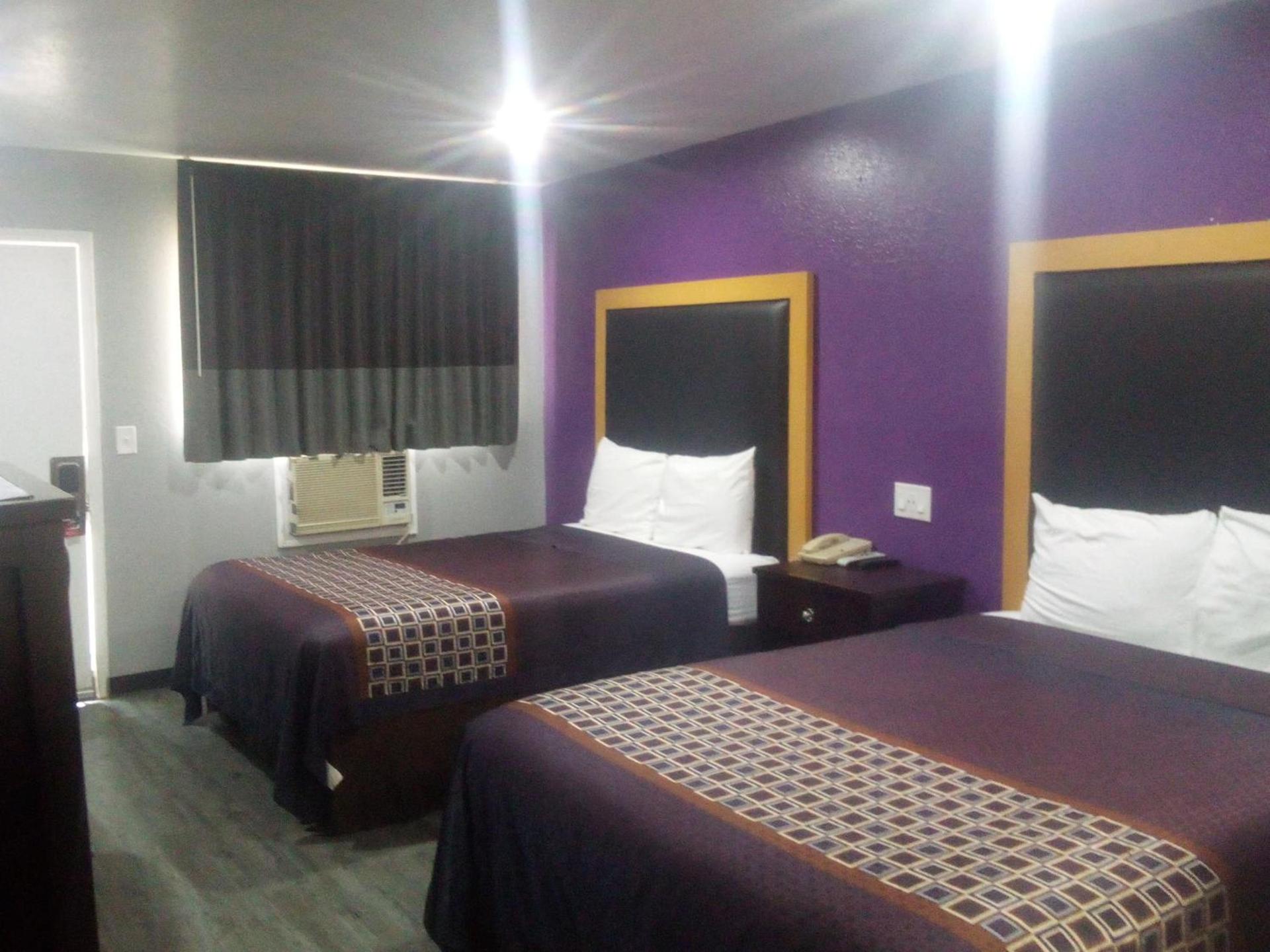 Coachman's Inn & Suites photo 8
