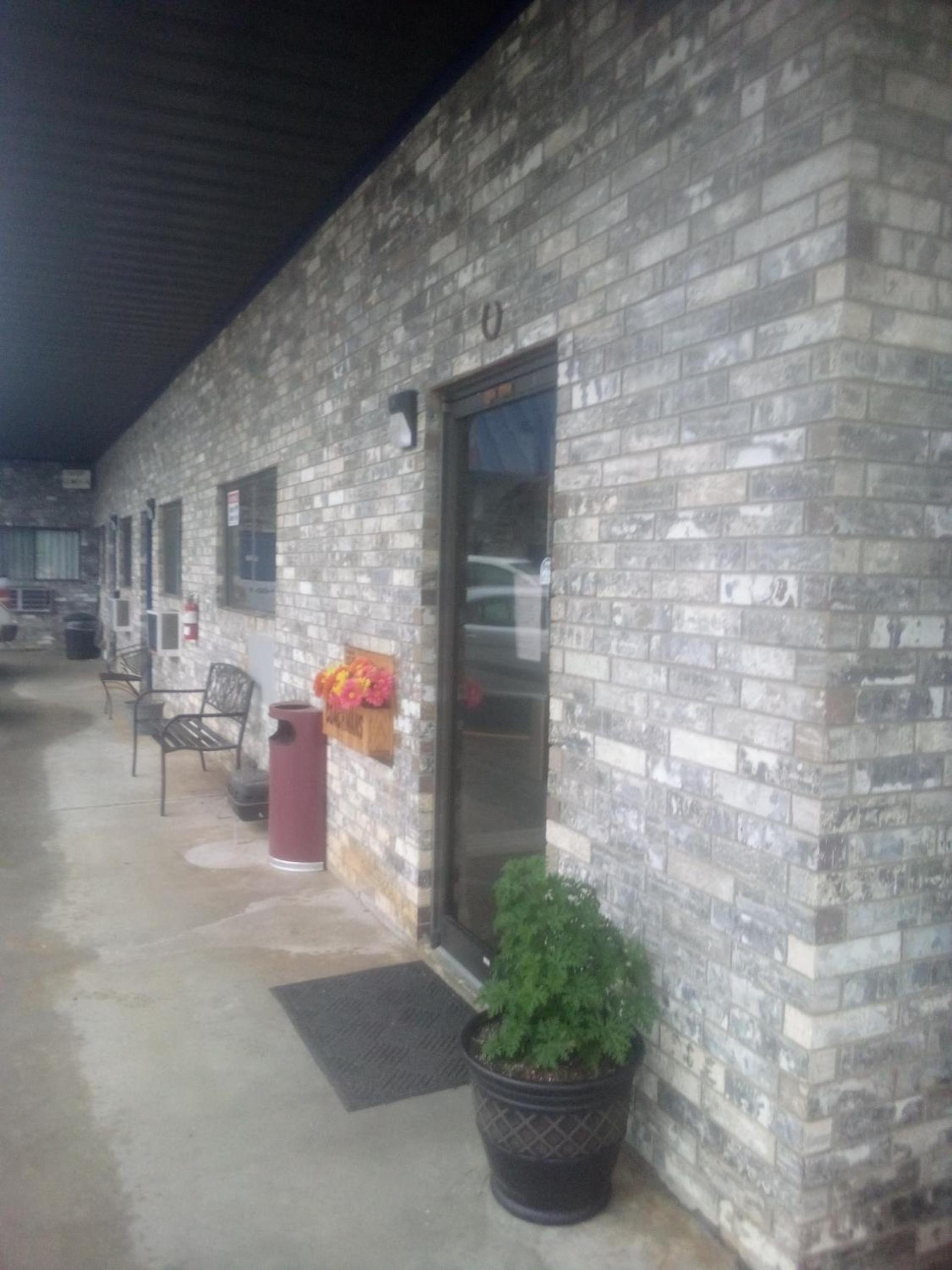 Coachman's Inn & Suites photo 9