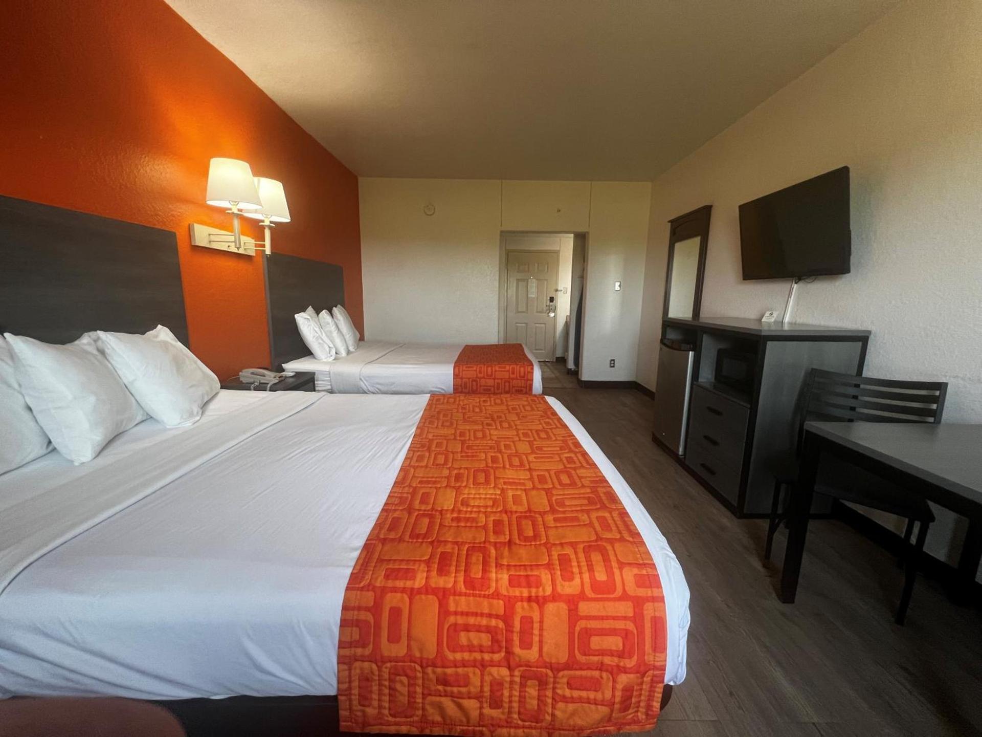 Howard Johnson by Wyndham Galveston photo 36
