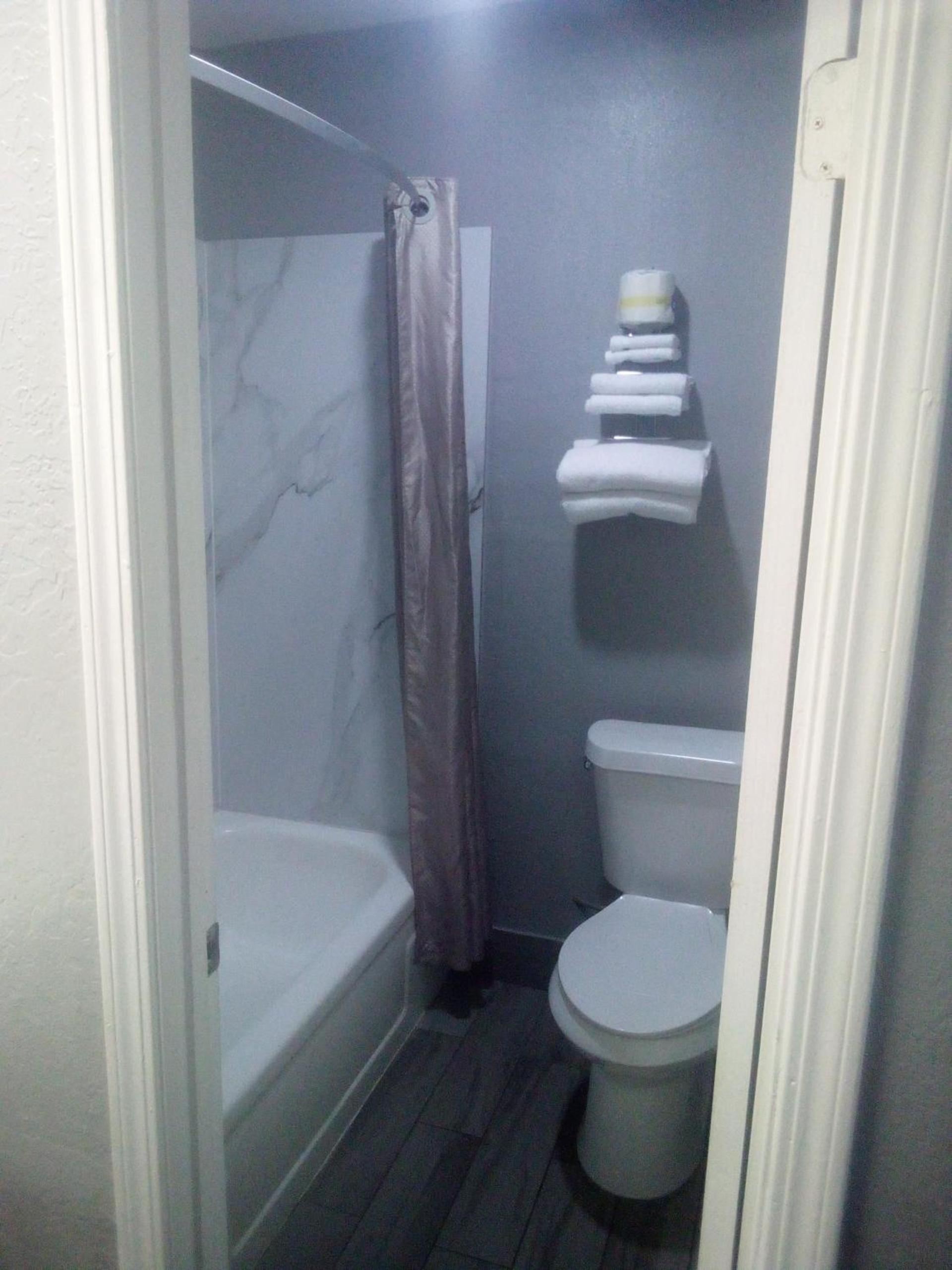 Coachman's Inn & Suites photo 14