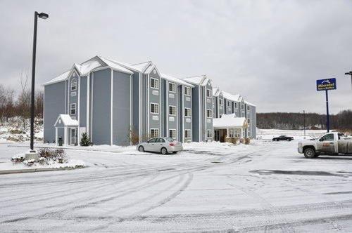 Microtel Inn & Suites by Wyndham Hazelton/Bruceton Mills photo 7