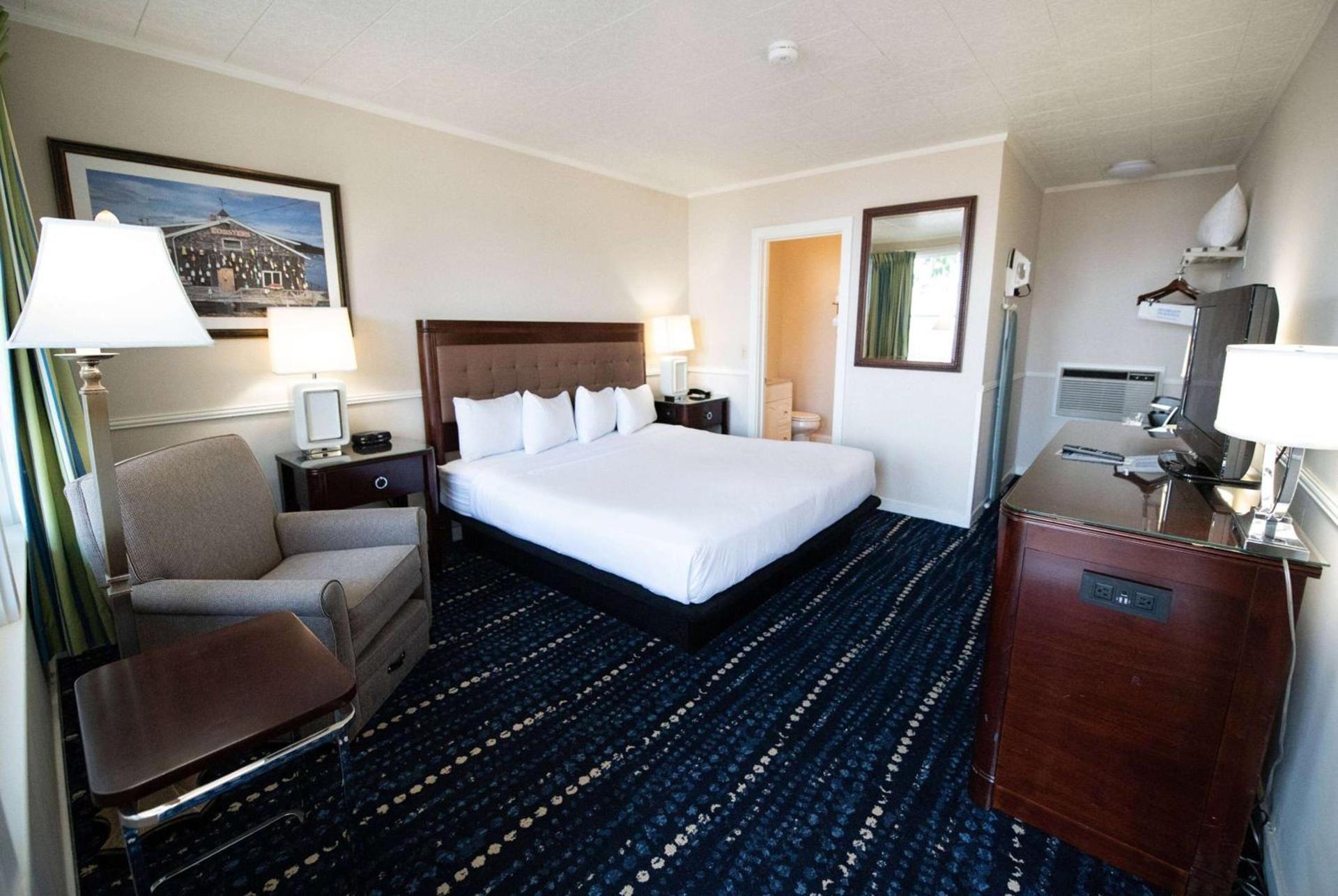 Days Inn by Wyndham Bar Harbor photo 12