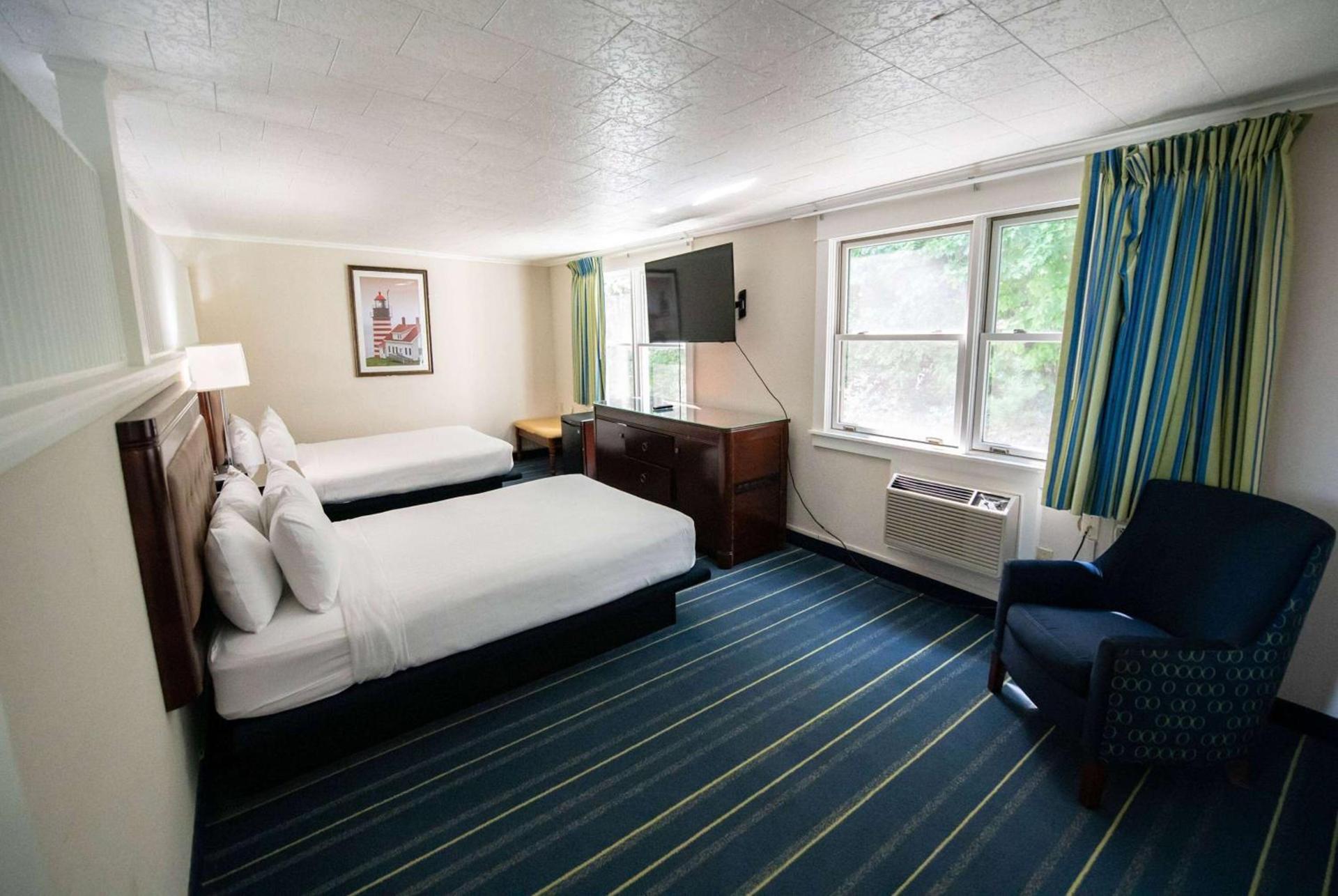 Days Inn by Wyndham Bar Harbor photo 15