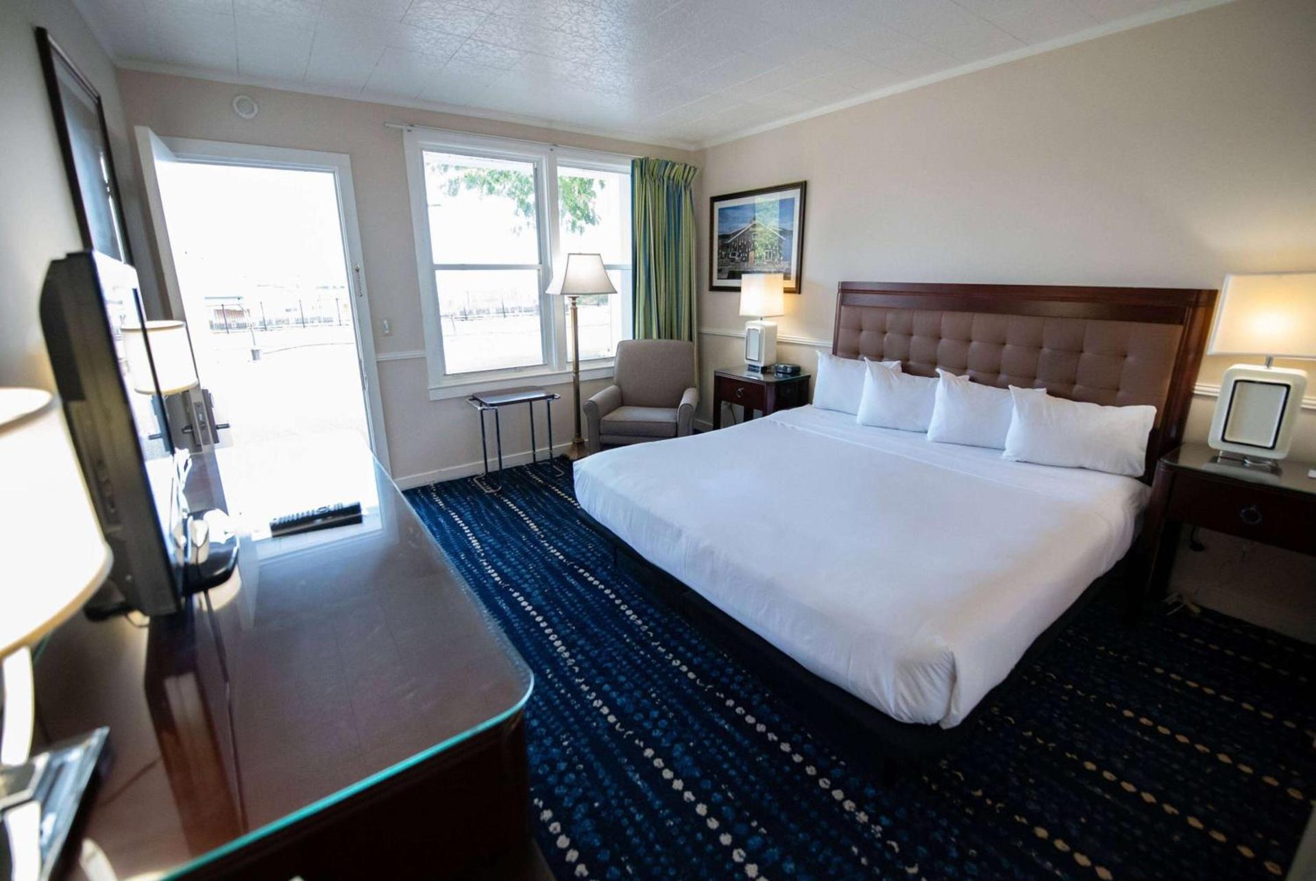Days Inn by Wyndham Bar Harbor photo 19
