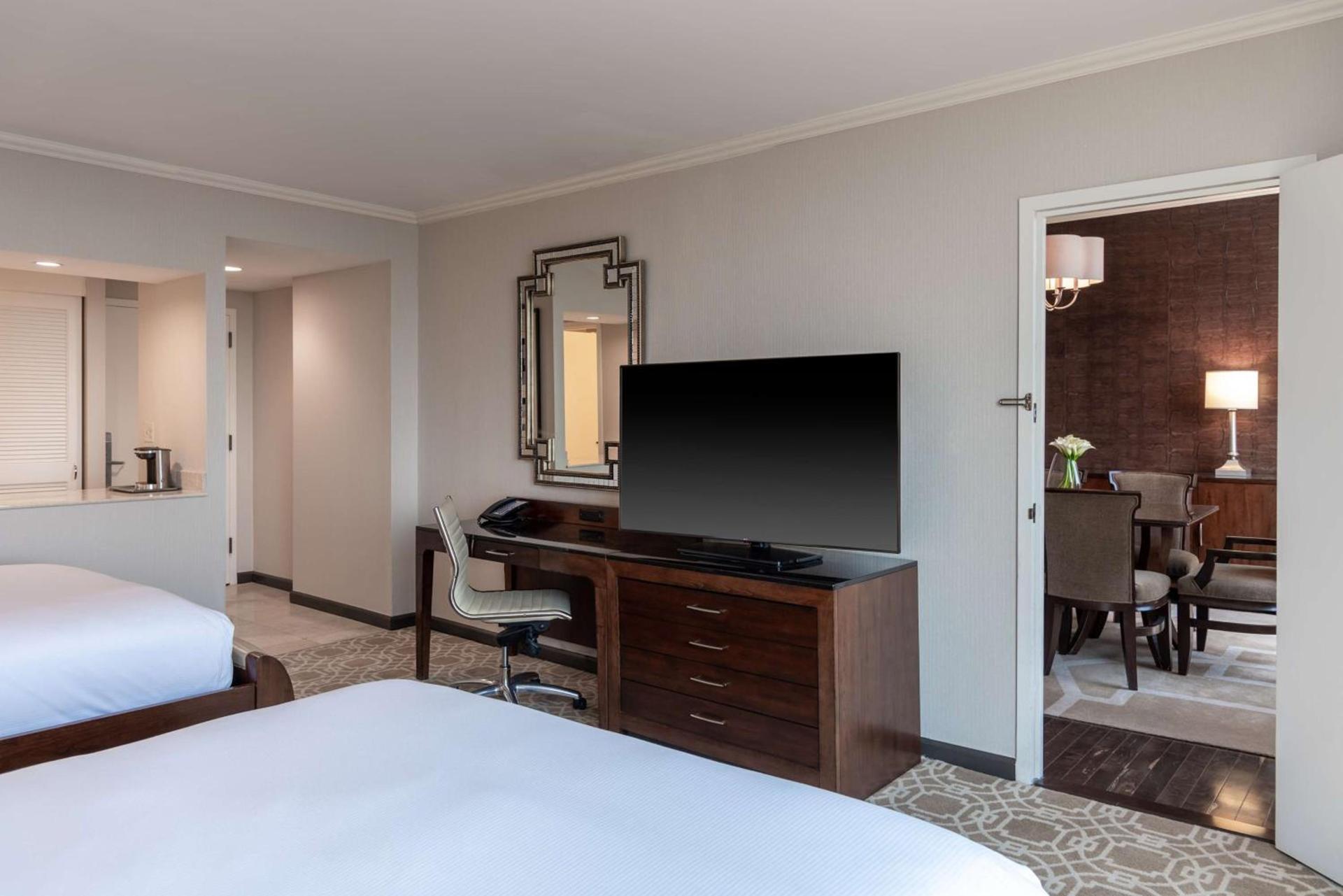 Hilton Alexandria Mark Center photo 38