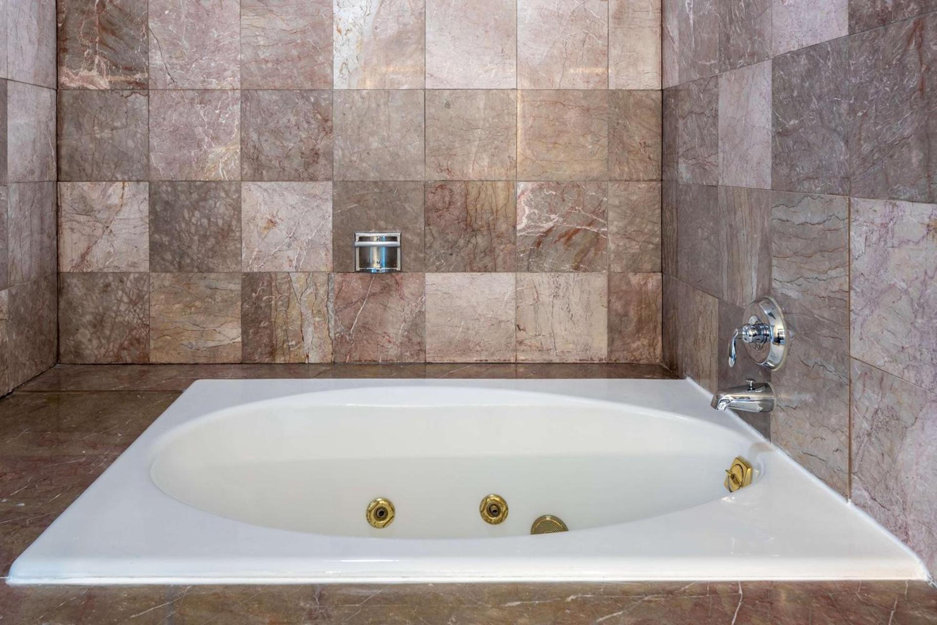 Hilton Alexandria Mark Center photo 45