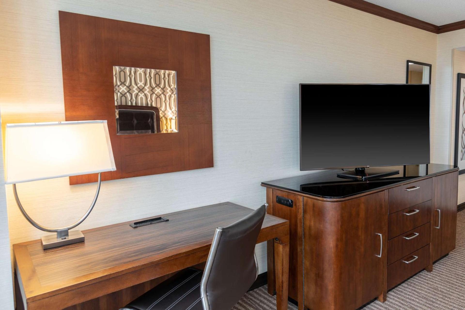 Hilton Alexandria Mark Center photo 62