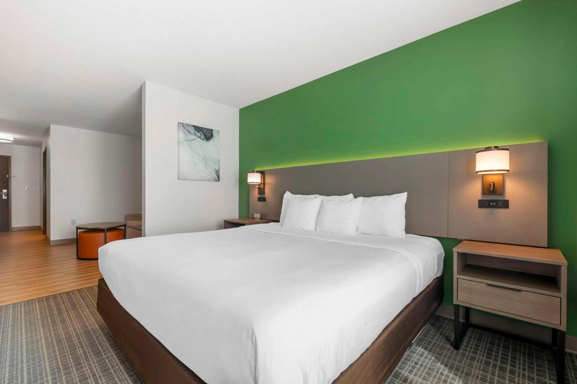 Comfort Suites Conference Center Rapid City photo 17