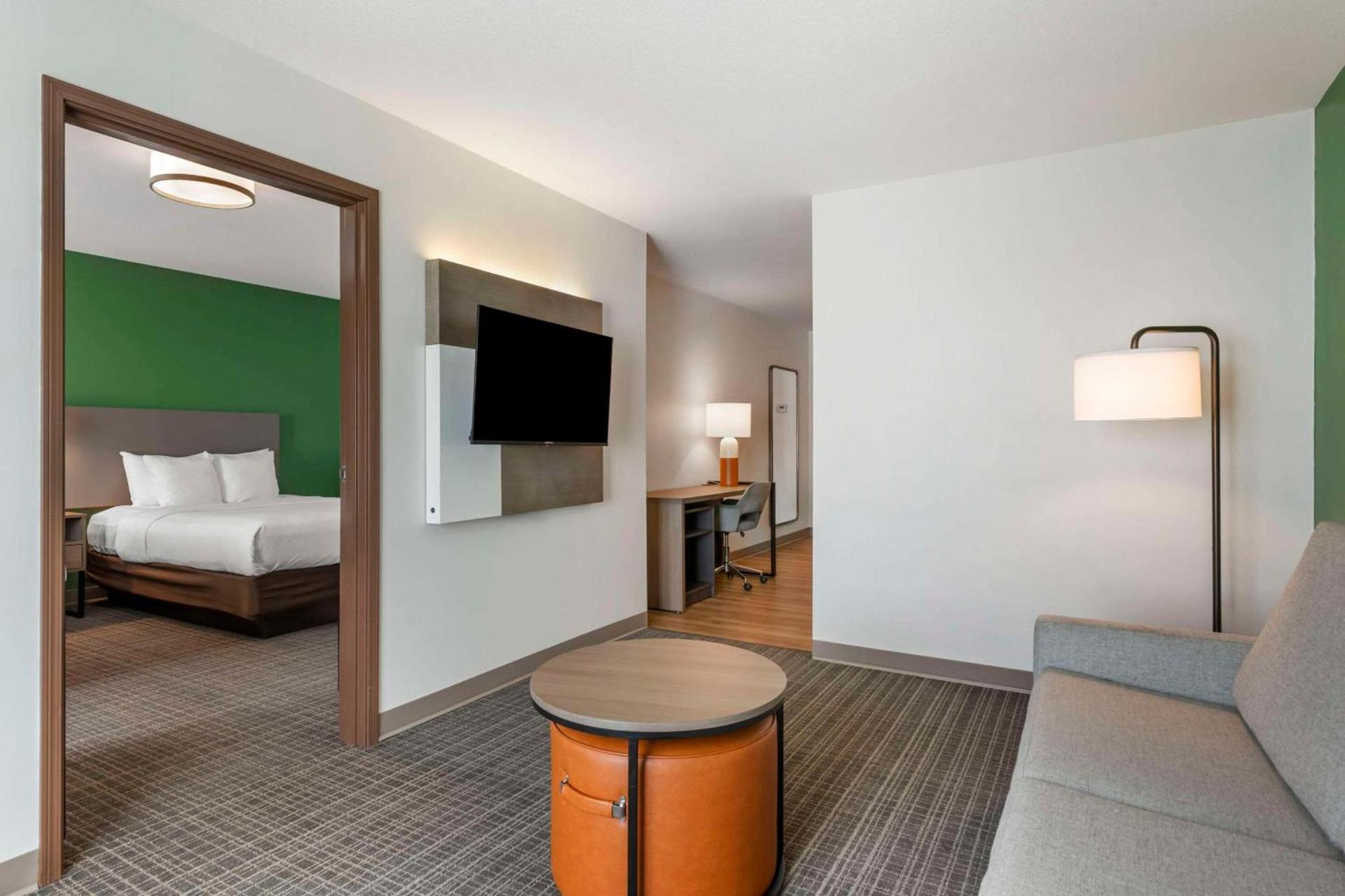 Comfort Suites Conference Center Rapid City photo 21