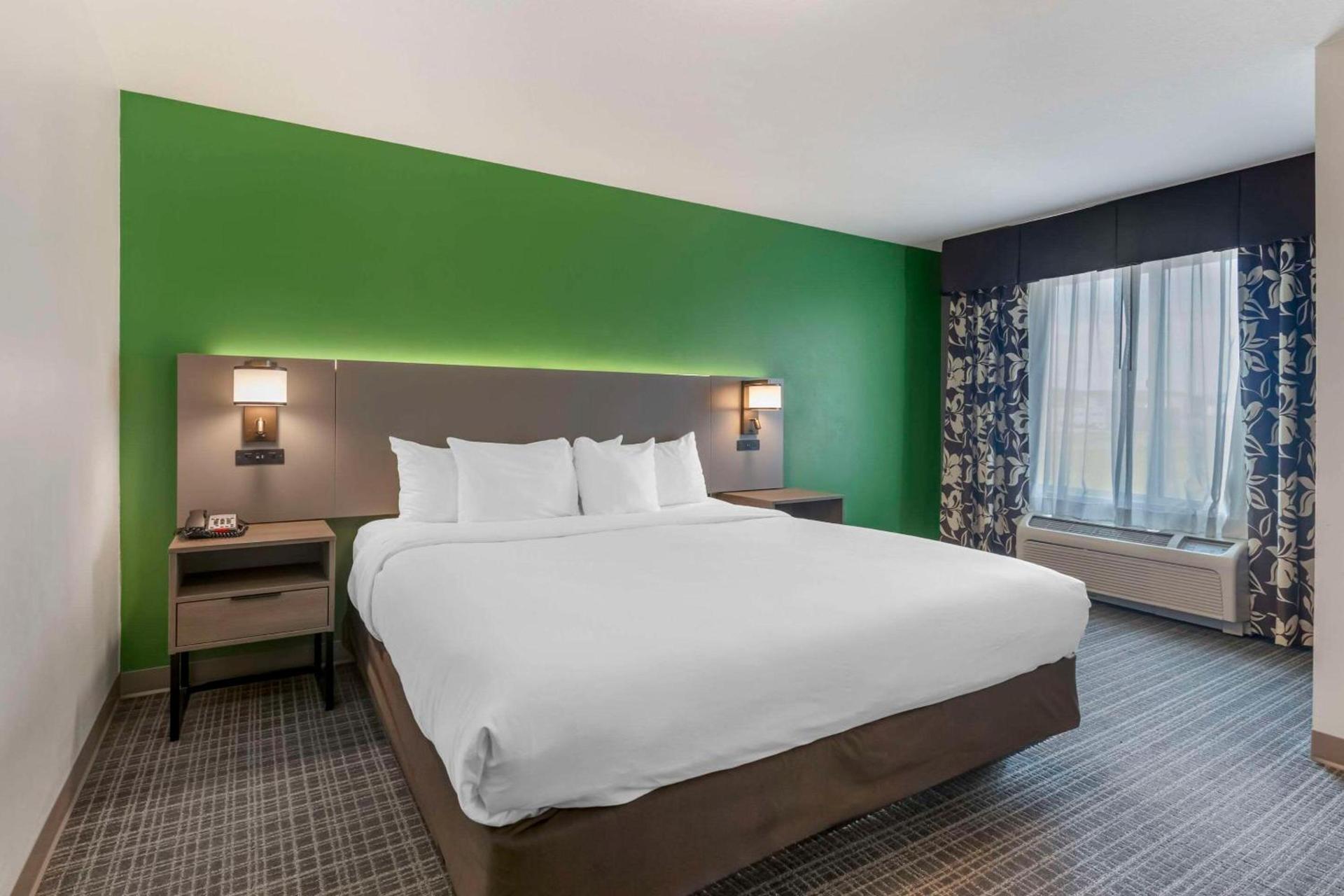 Comfort Suites Conference Center Rapid City photo 23