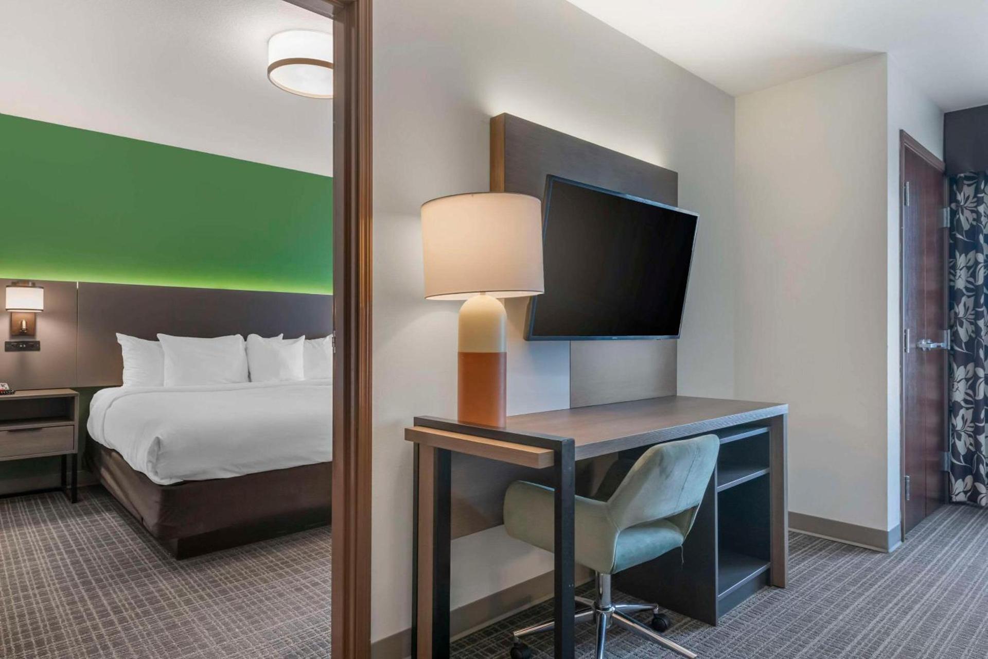 Comfort Suites Conference Center Rapid City photo 24