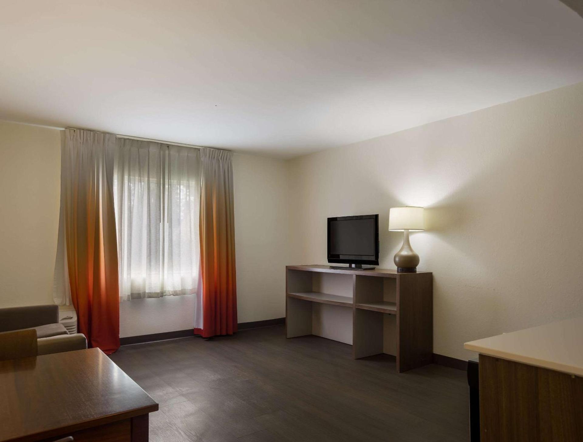 MainStay Suites Savannah Midtown photo 25