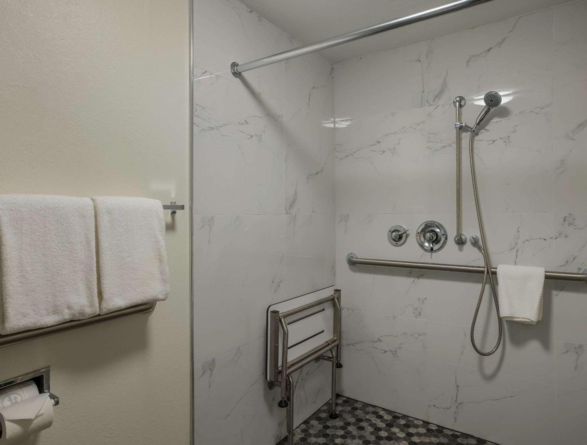 MainStay Suites Savannah Midtown photo 26