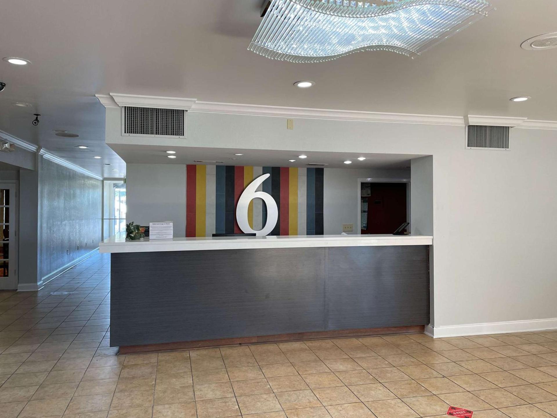 Motel 6 Opelika AL photo 2