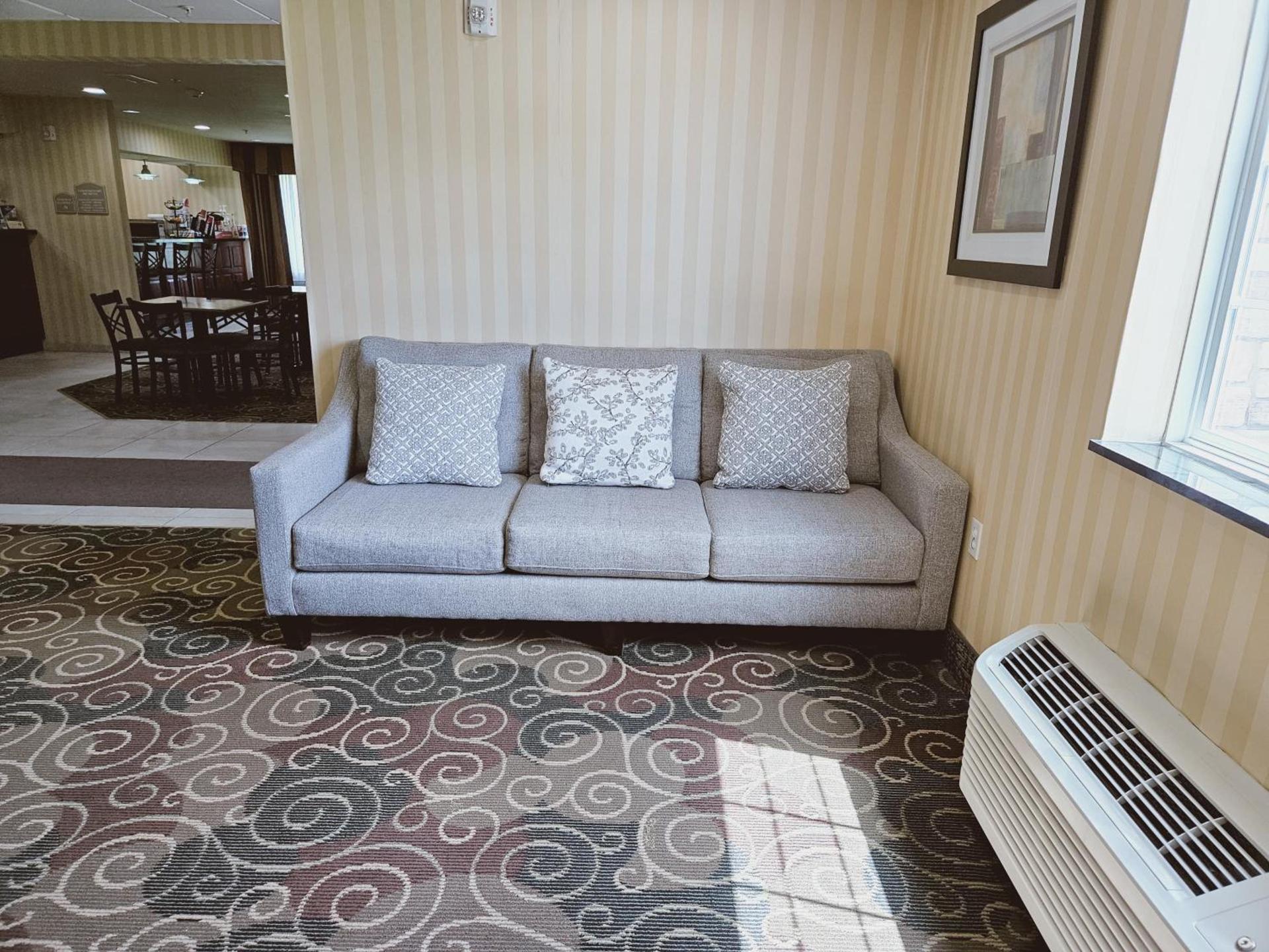 Cobblestone Inn & Suites - Bloomfield photo 34