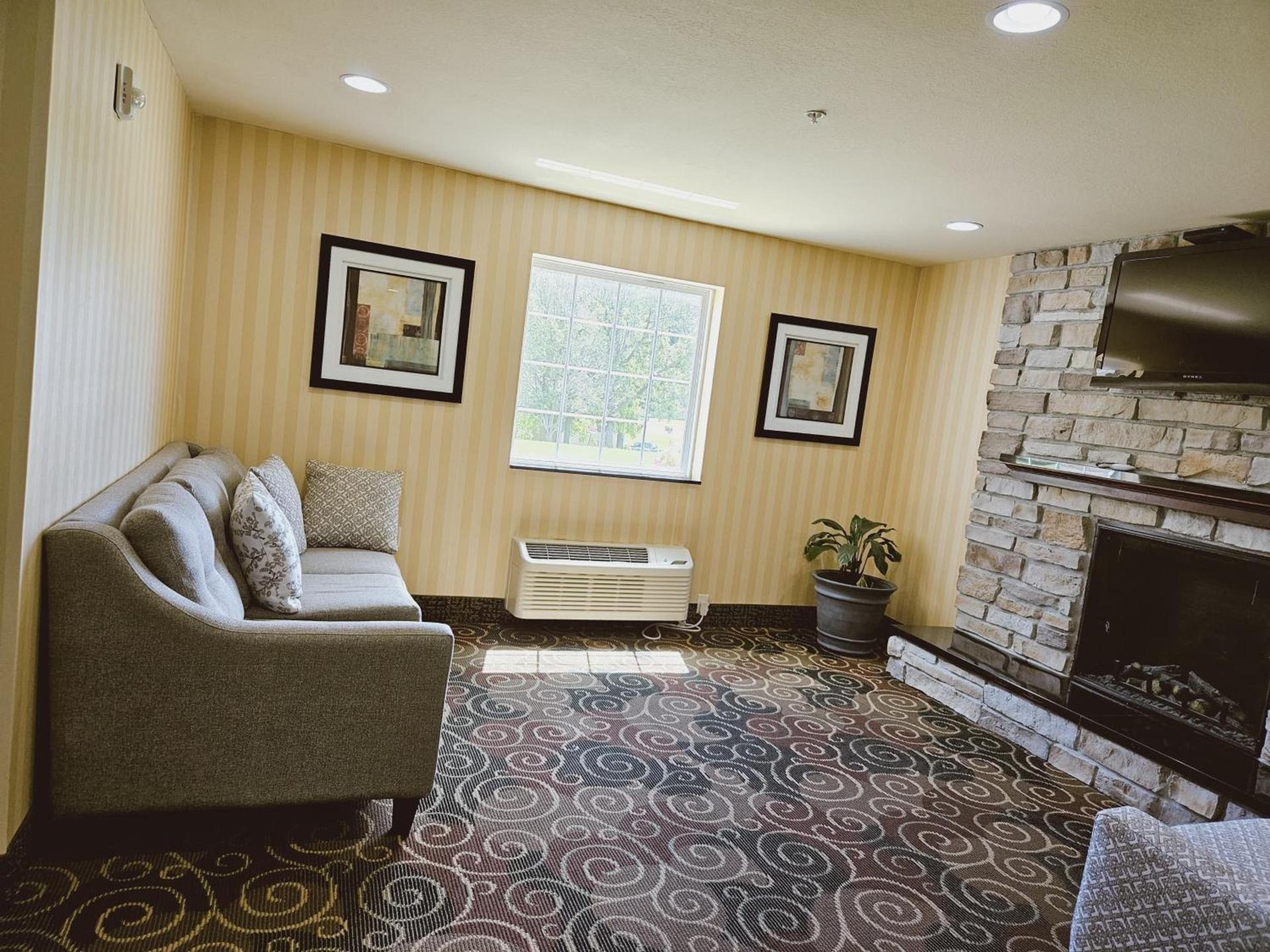 Cobblestone Inn & Suites - Bloomfield photo 33