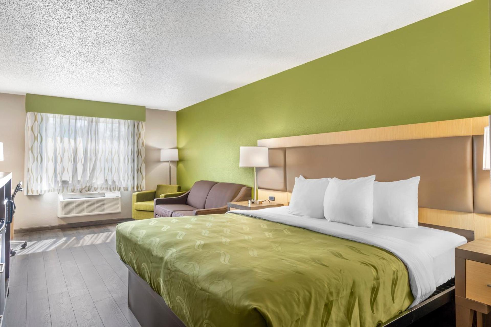 Quality Inn & Suites Delaware South photo 61