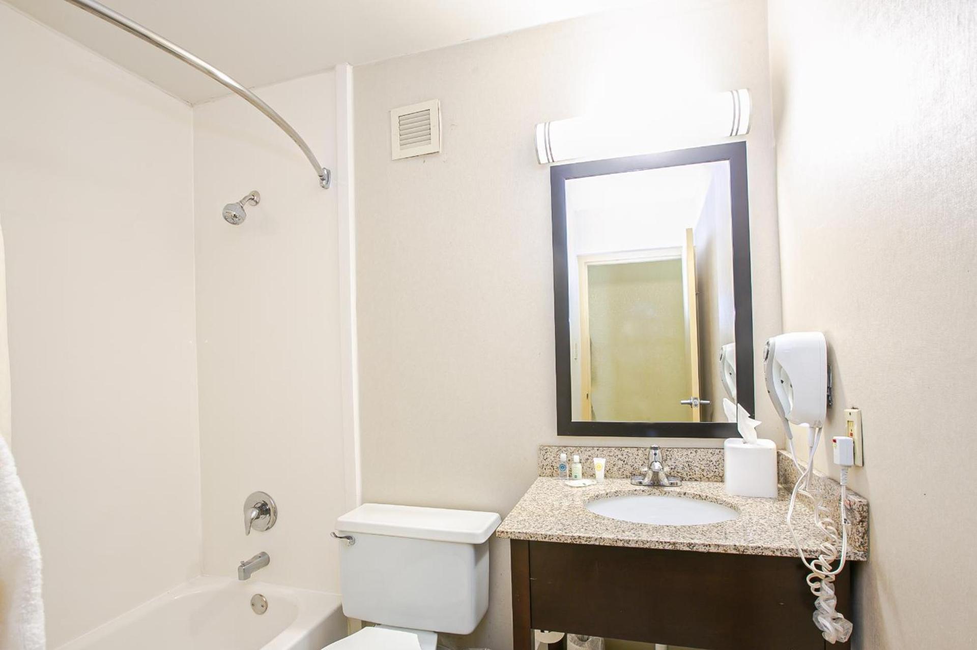 Quality Inn Dayton Airport photo 49