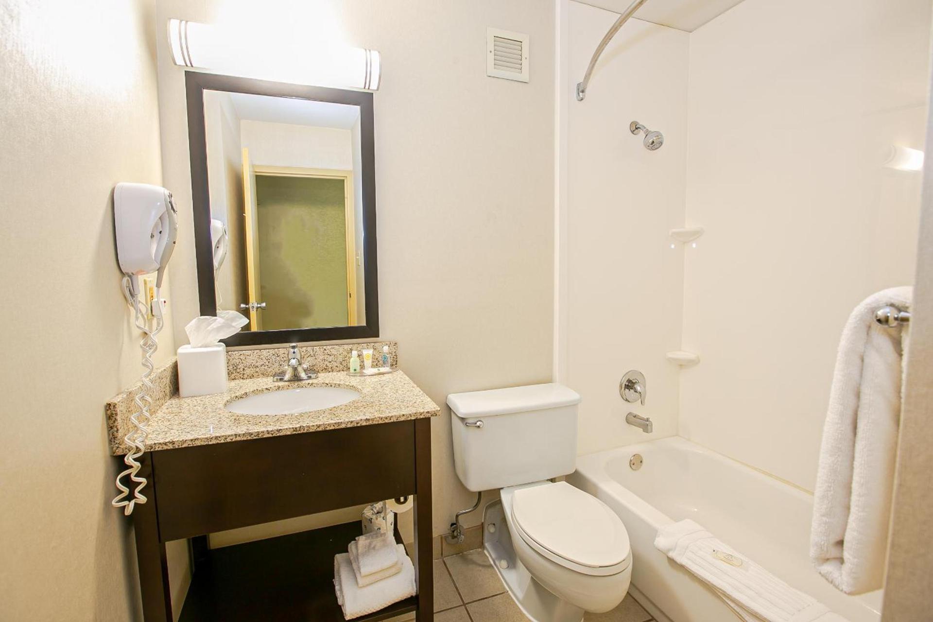 Quality Inn Dayton Airport photo 52