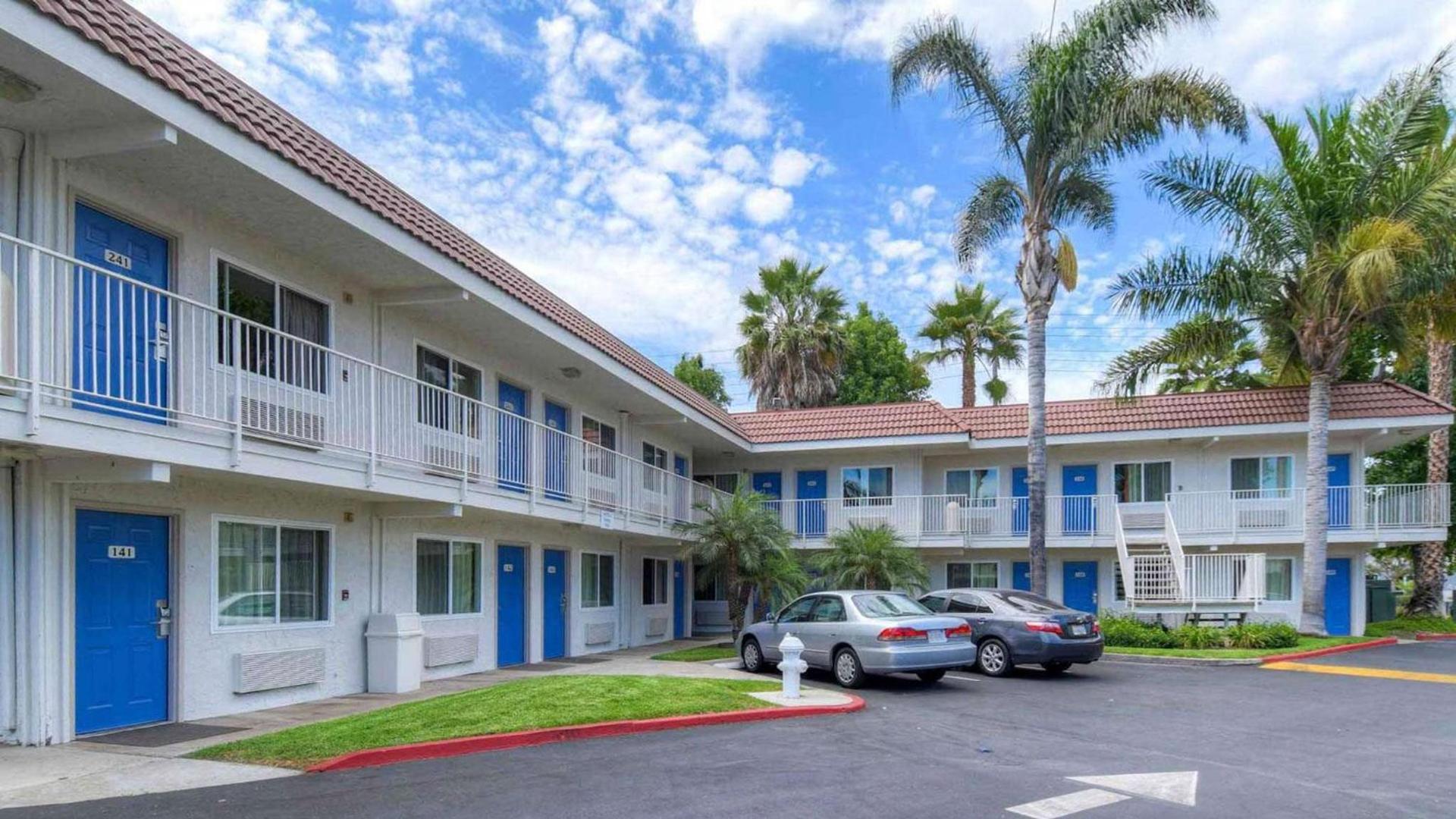 Motel 6-Costa Mesa, CA photo 2