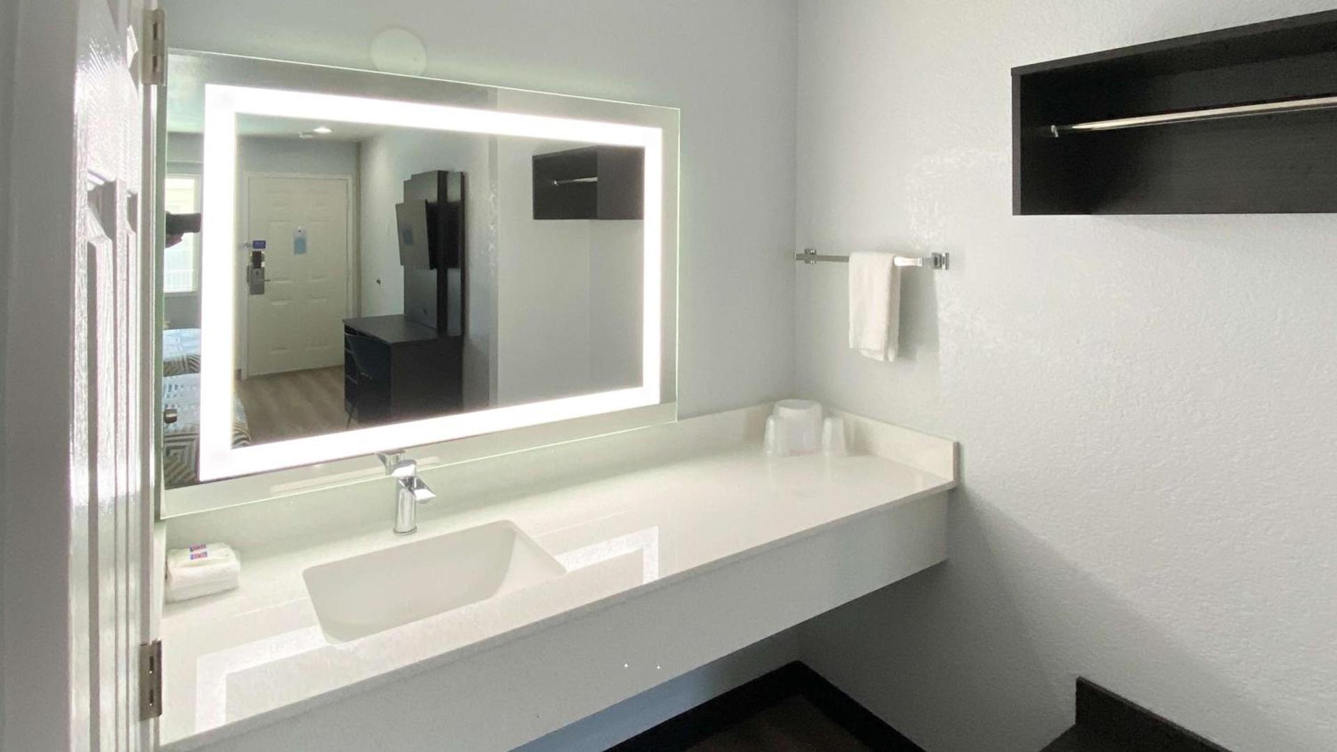 Motel 6-Costa Mesa, CA photo 8