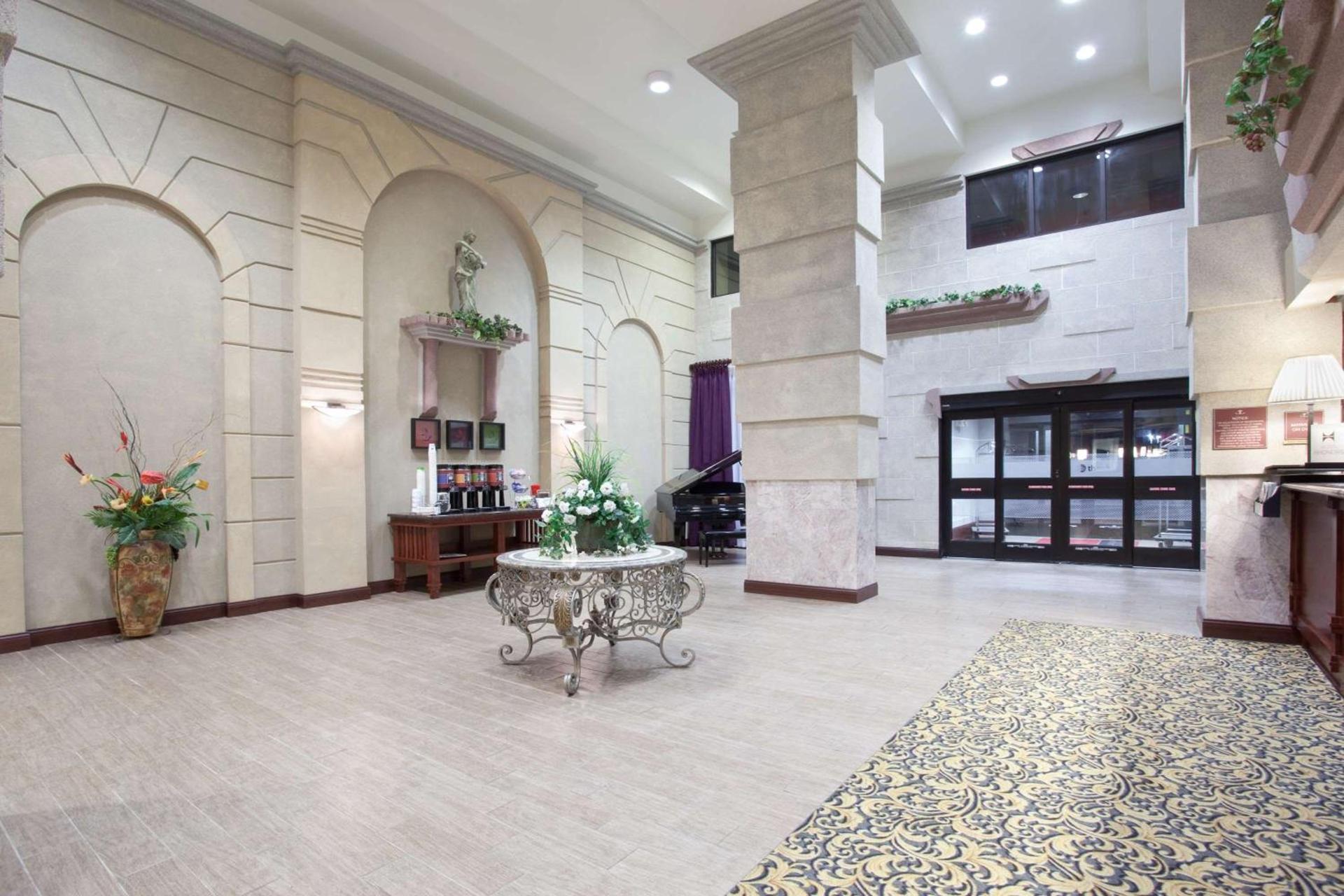Hampton Inn Bowling Green photo 8