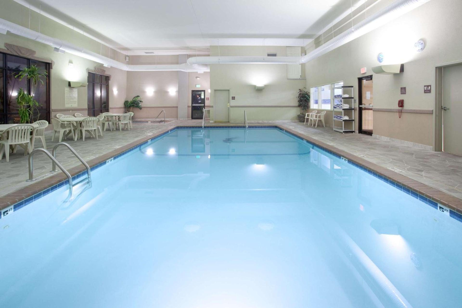 Hampton Inn Bowling Green photo 9