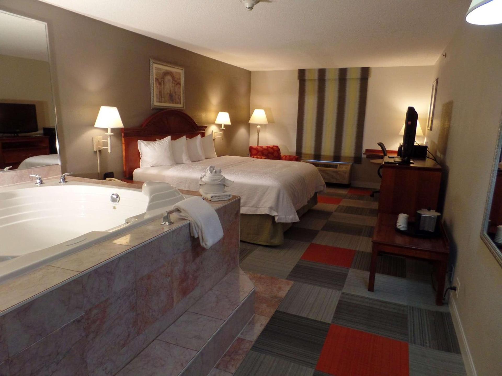 Hampton Inn Bowling Green photo 16
