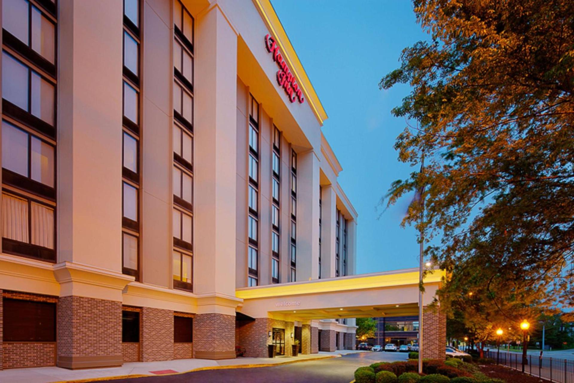 Hampton Inn Louisville Downtown photo 2