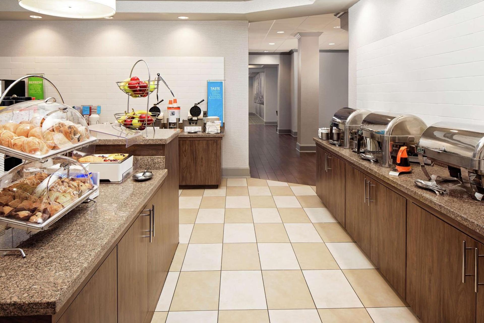 Hampton Inn Louisville Downtown photo 9