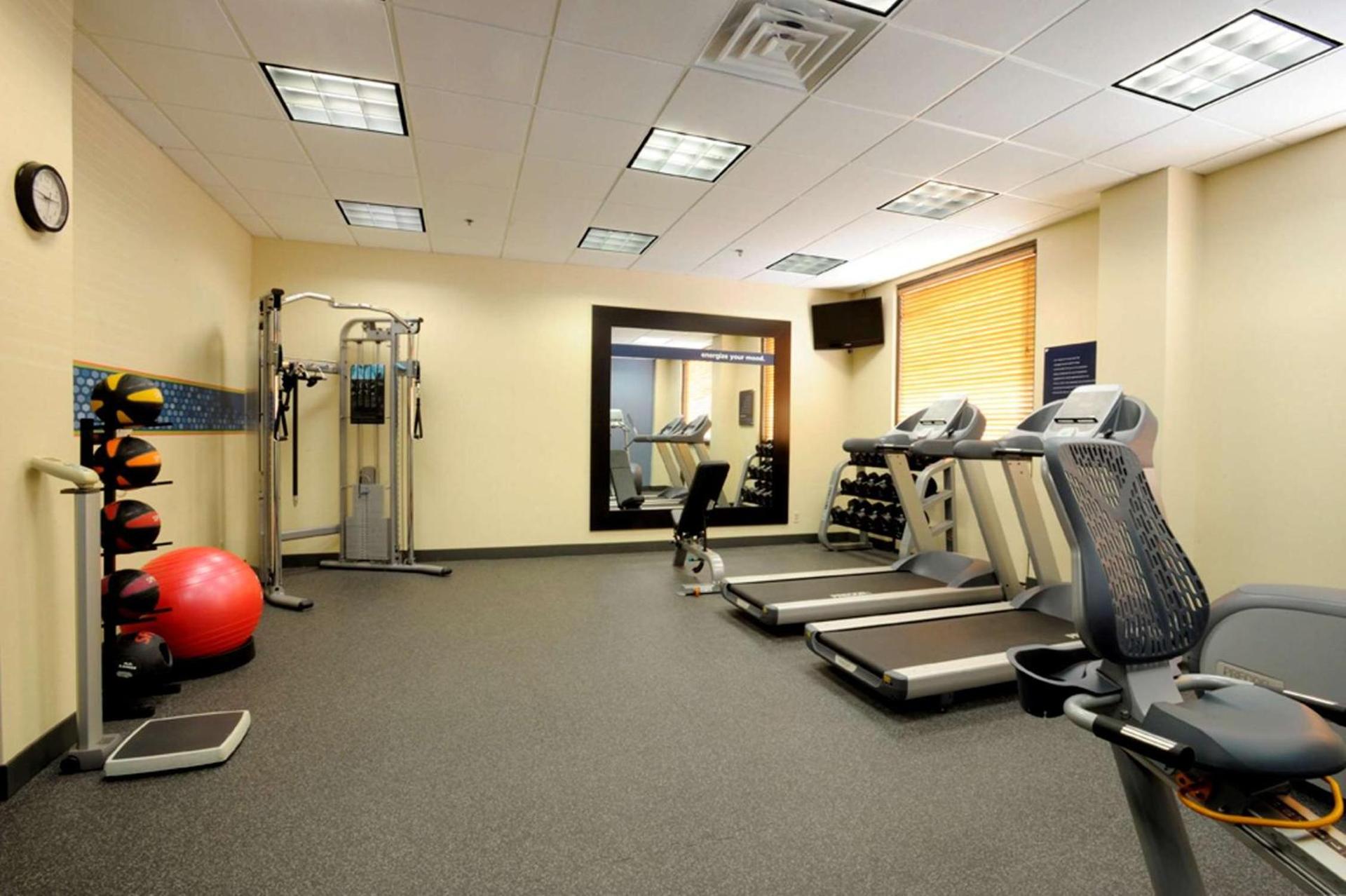 Hampton Inn Louisville Downtown photo 11