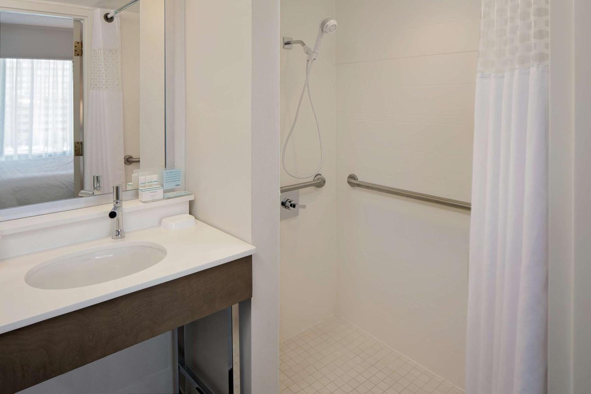Hampton Inn Louisville Downtown photo 14