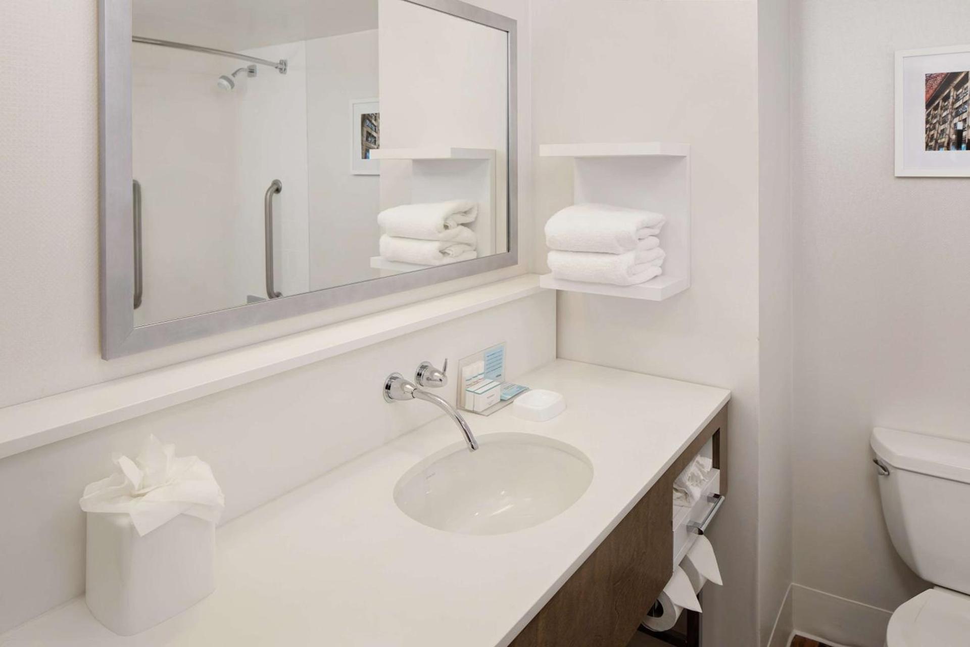 Hampton Inn Louisville Downtown photo 17
