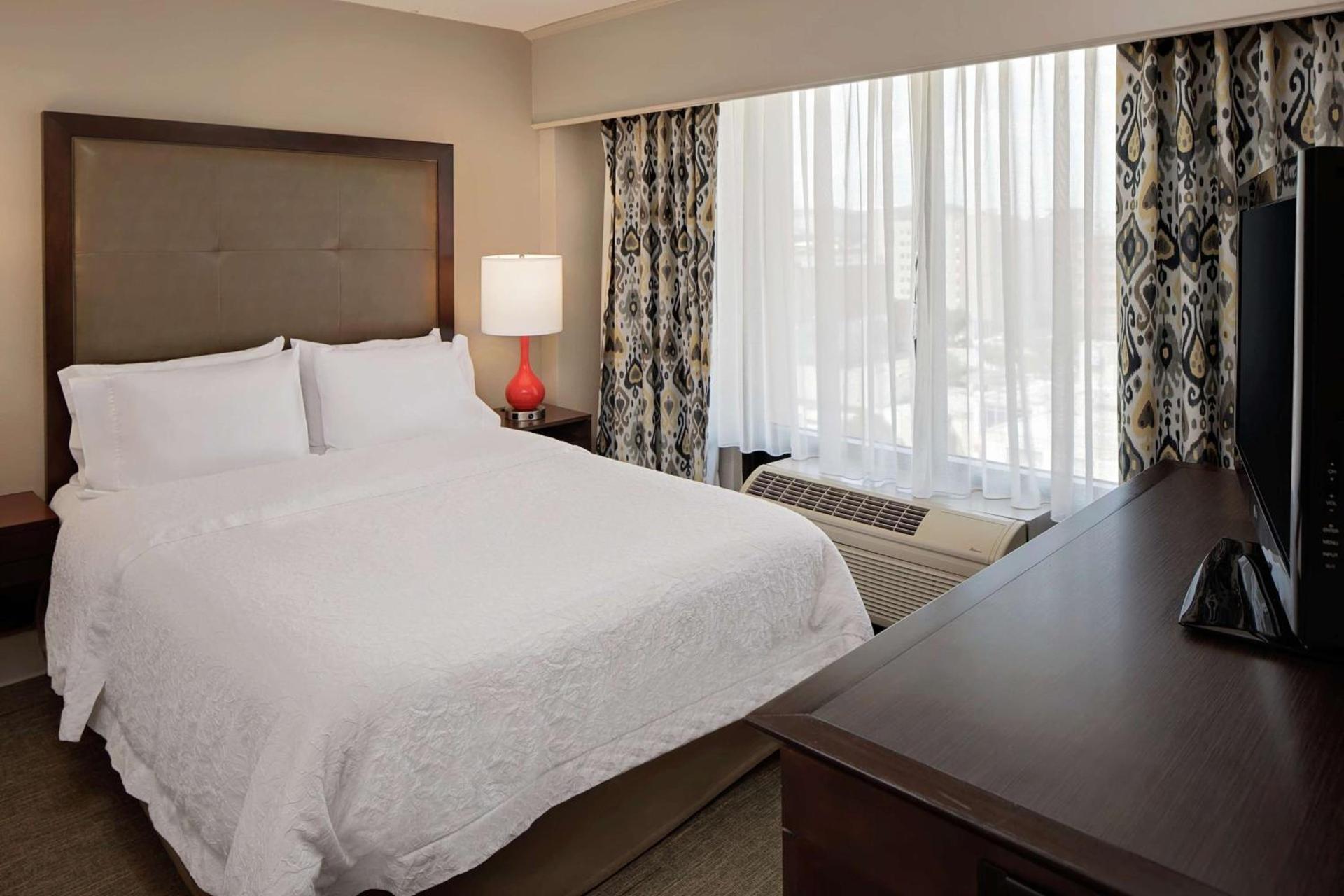 Hampton Inn Louisville Downtown photo 25