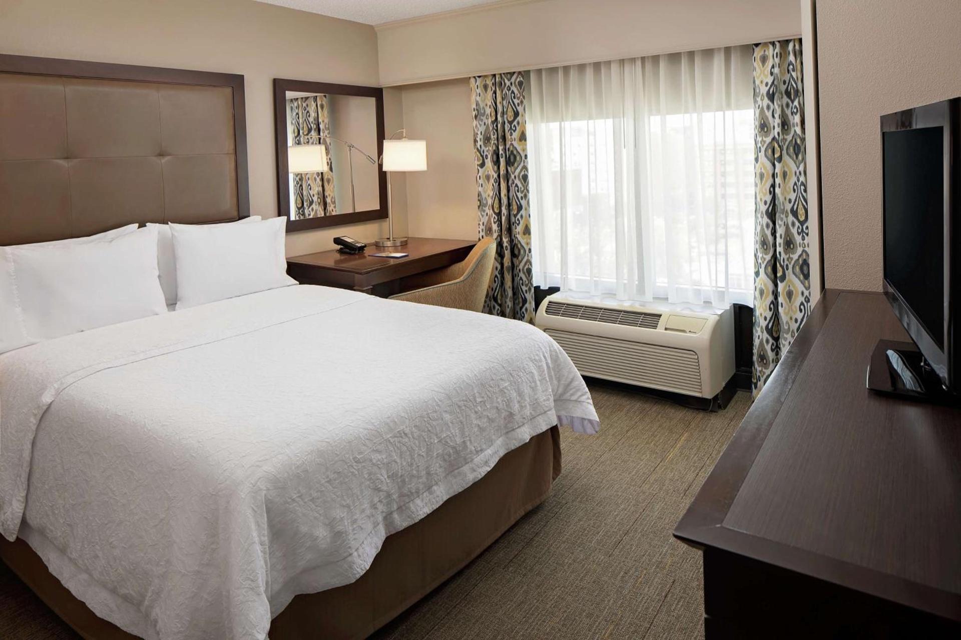 Hampton Inn Louisville Downtown photo 30