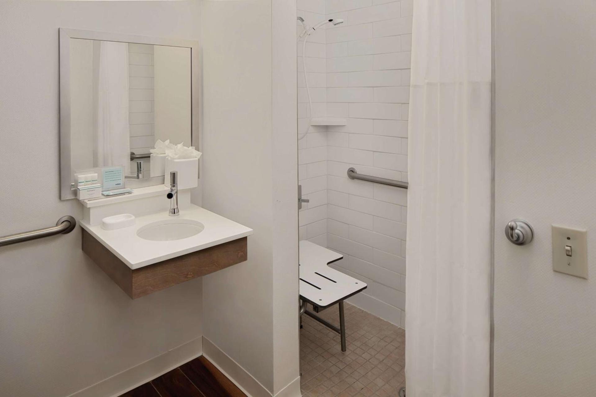 Hampton Inn Louisville Downtown photo 32