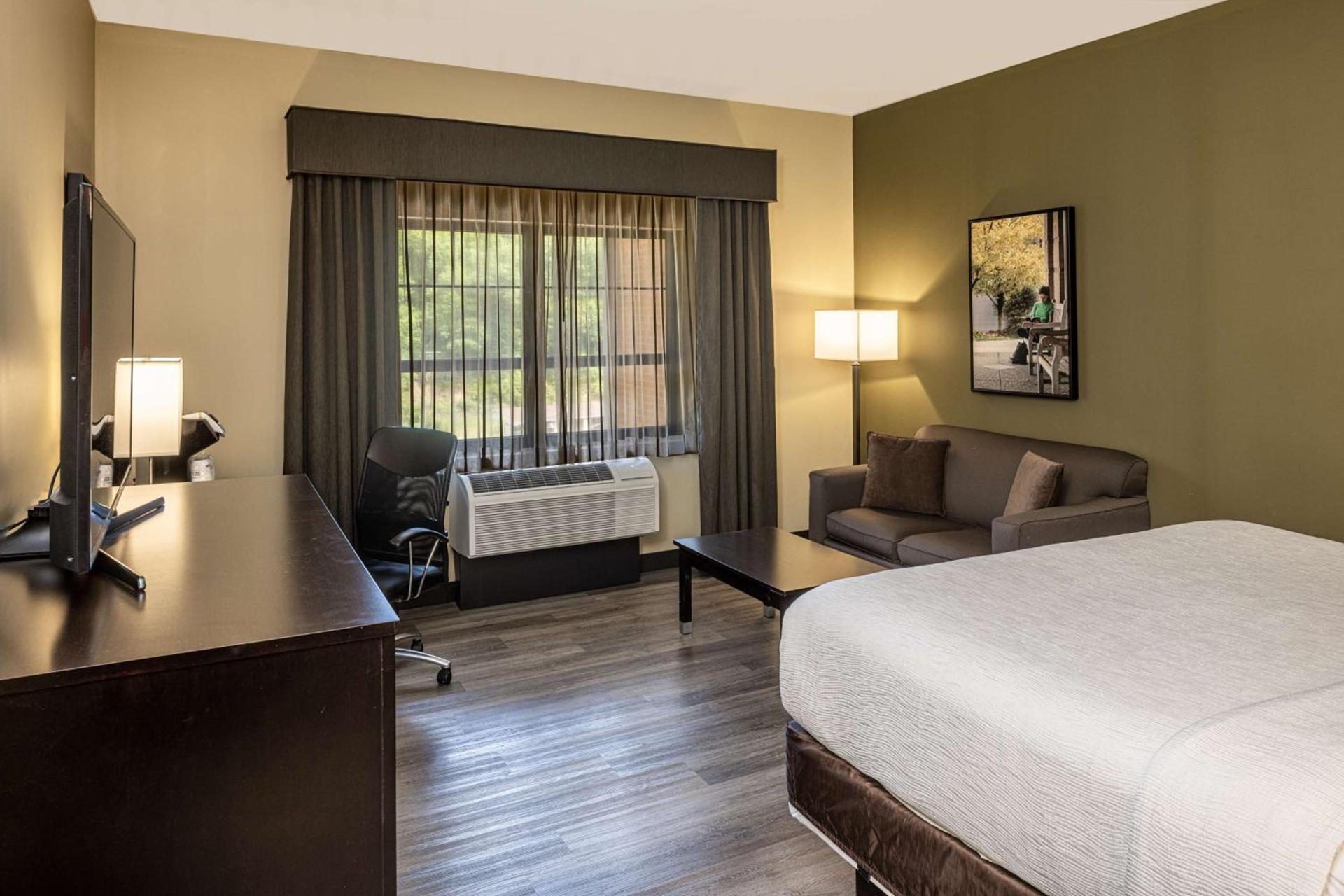 Best Western Plus Franciscan Square Inn & Suites Steubenville photo 15