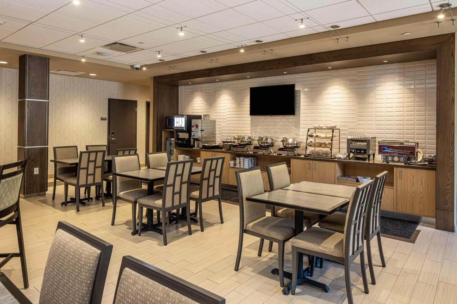 Best Western Plus Franciscan Square Inn & Suites Steubenville photo 29