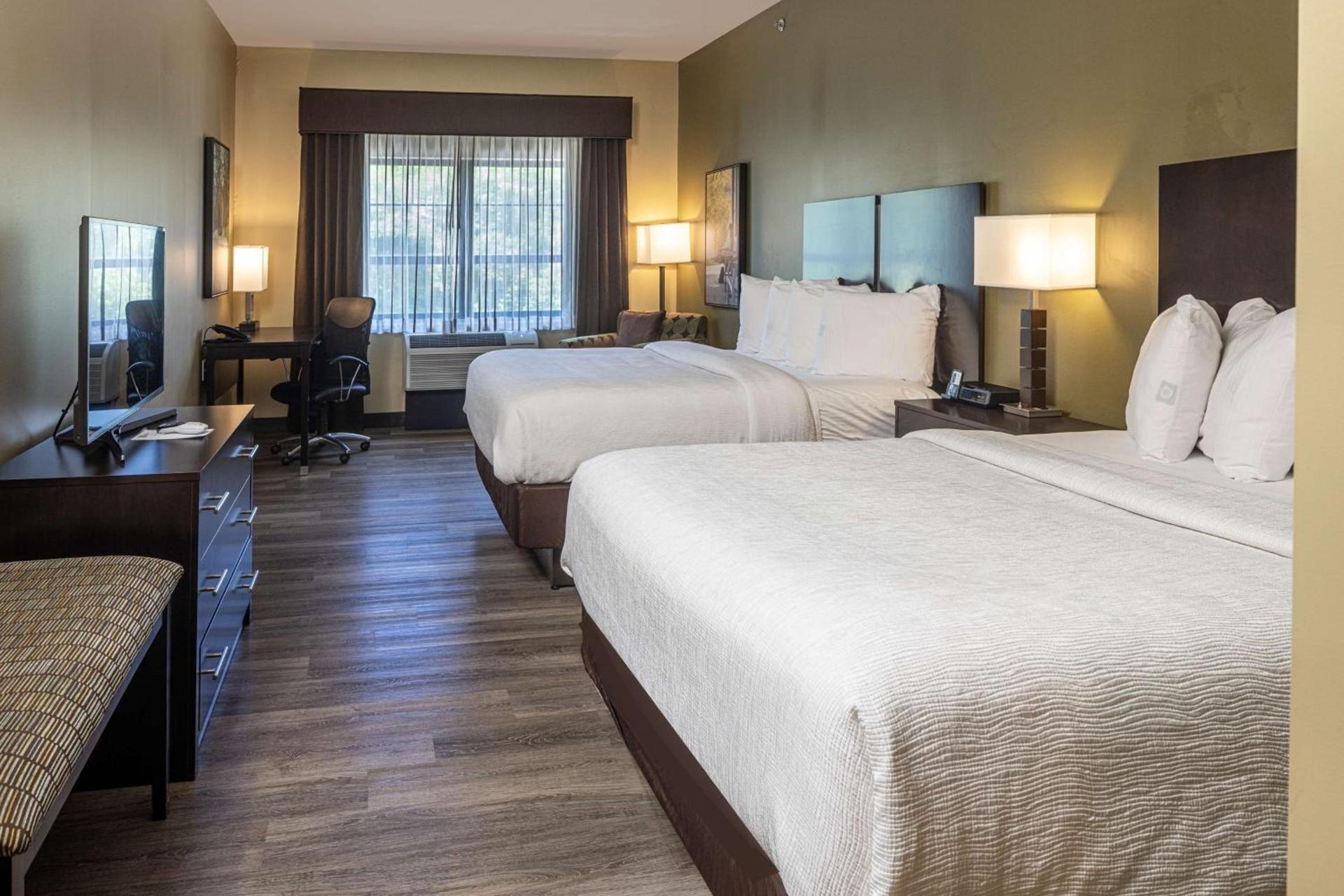 Best Western Plus Franciscan Square Inn & Suites Steubenville photo 37