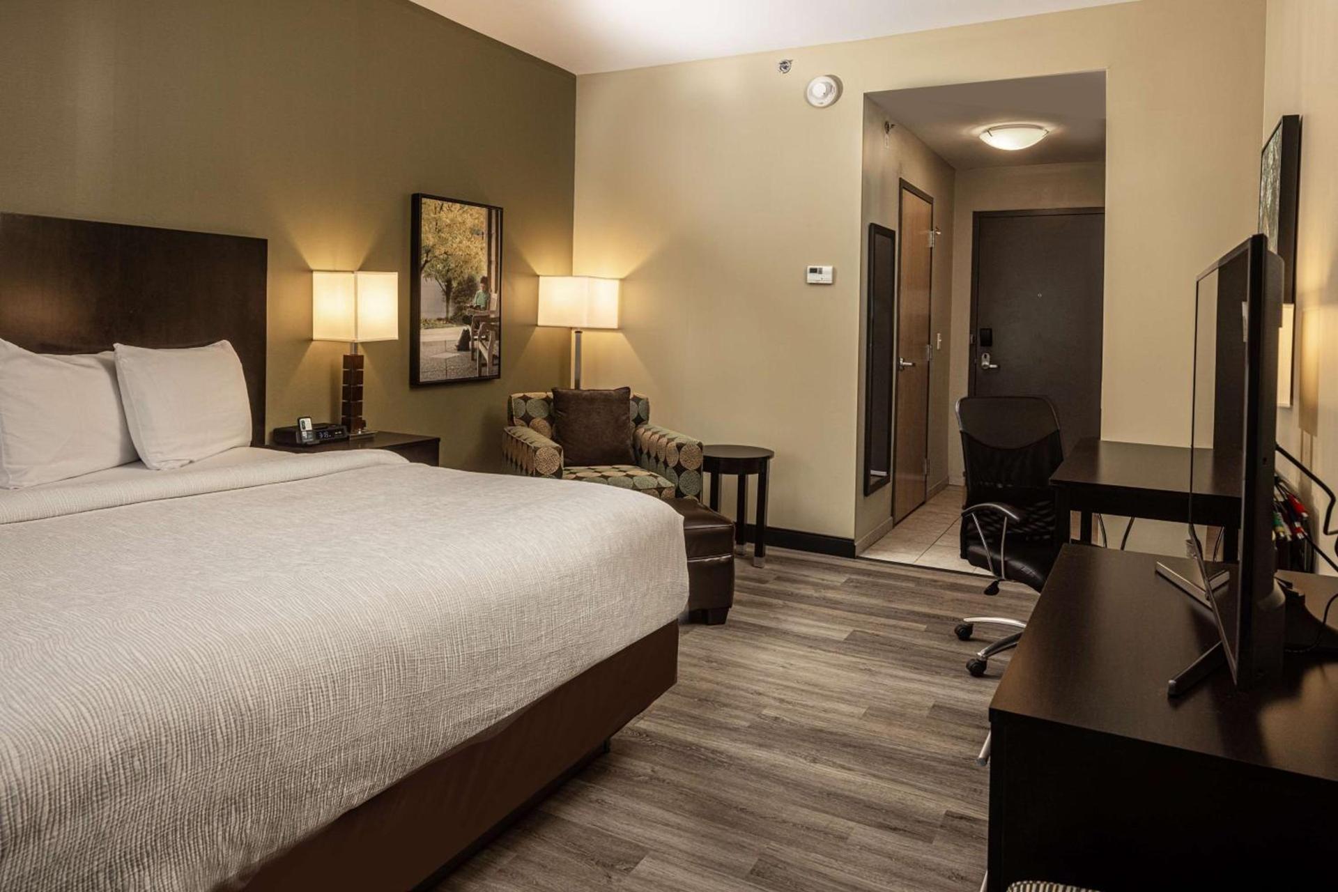 Best Western Plus Franciscan Square Inn & Suites Steubenville photo 42