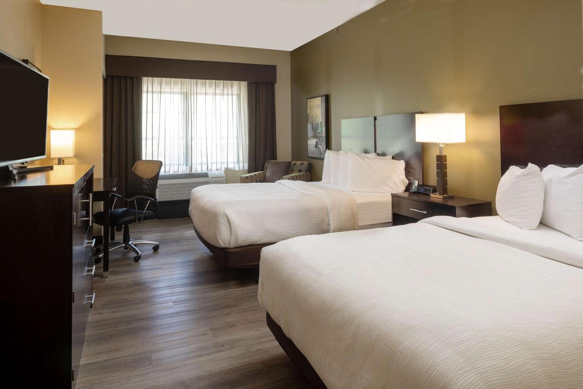 Best Western Plus Franciscan Square Inn & Suites Steubenville photo 44