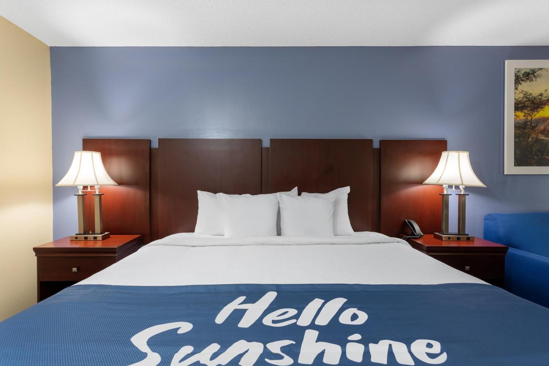 Days Inn by Wyndham Chipley photo 43