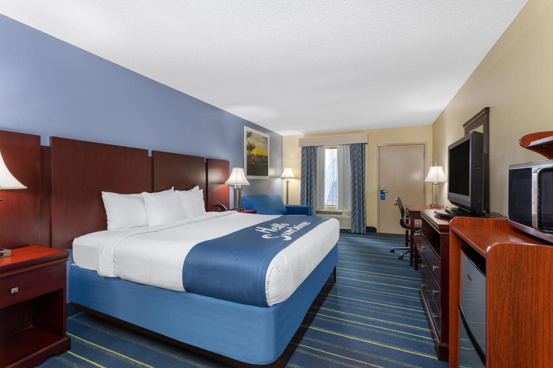 Days Inn by Wyndham Chipley photo 38